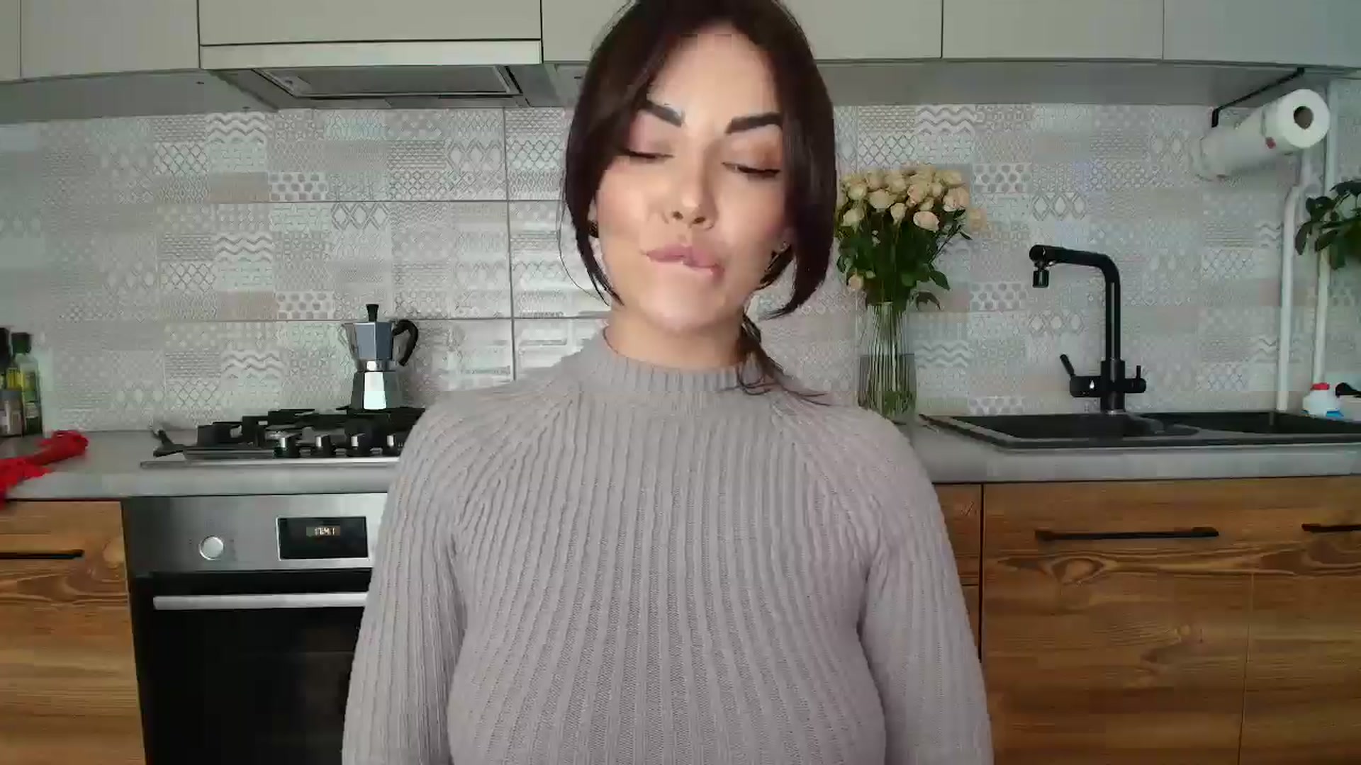 Gallery image thumbnail from MissNelly_'s myfreecams stream on, 12/12/2025, 14:48 image 13 of 20