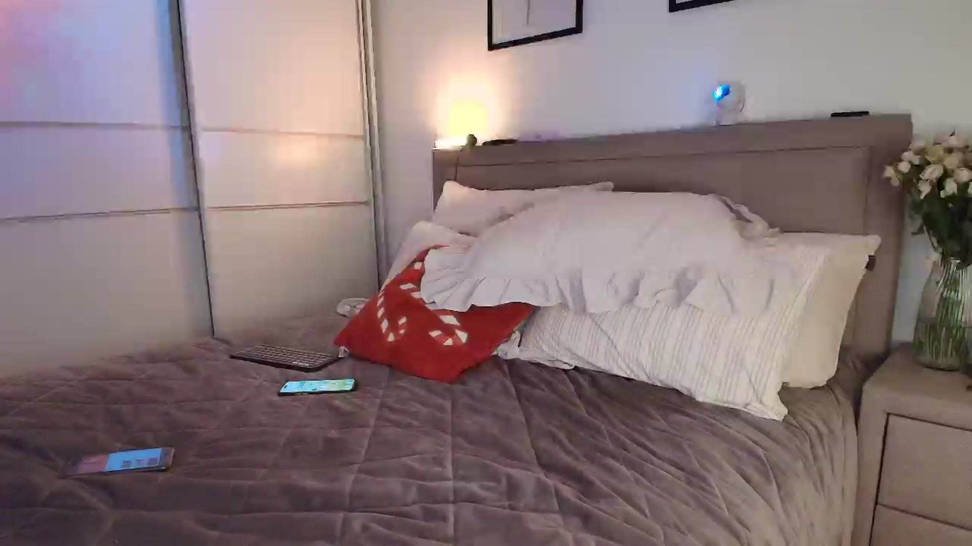 Gallery image thumbnail from MissNelly_'s myfreecams stream on, 12/14/2025, 19:21 image 11 of 20