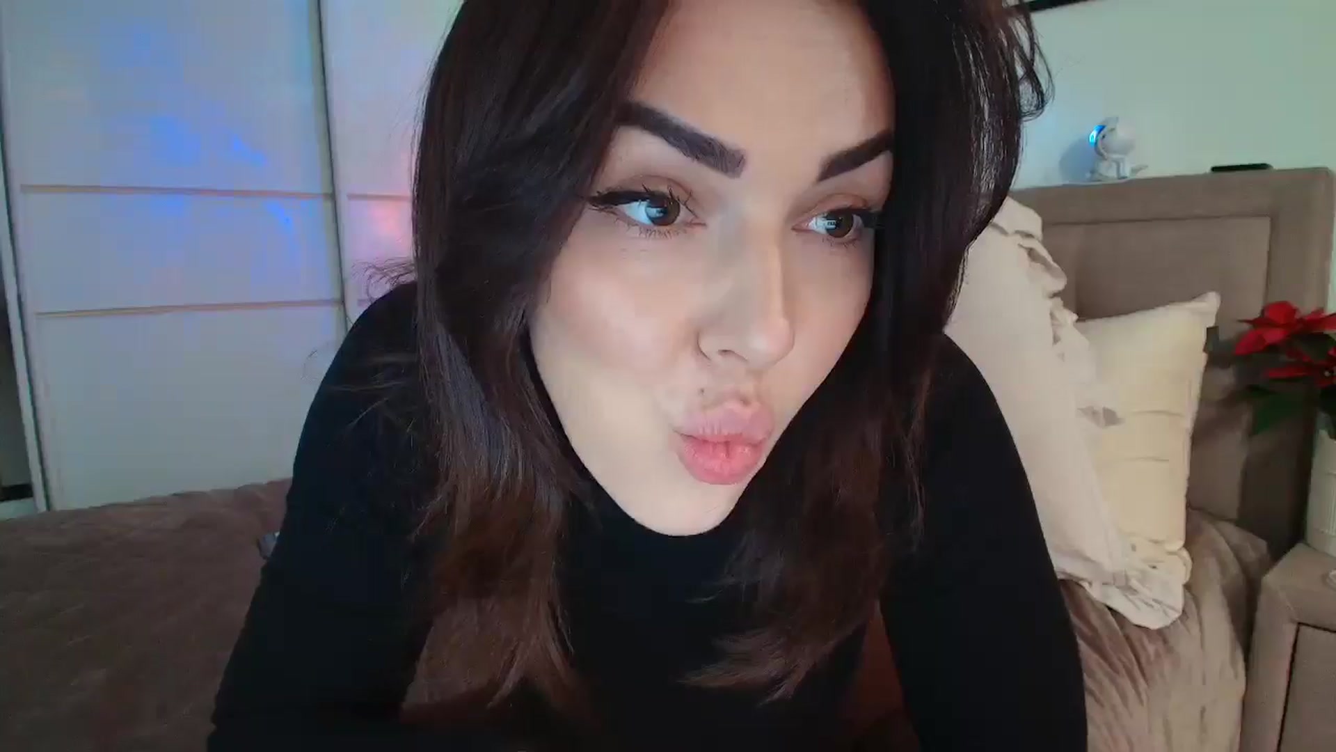 Gallery image thumbnail from MissNelly_'s myfreecams stream on, 12/15/2025, 13:28 image 10 of 20