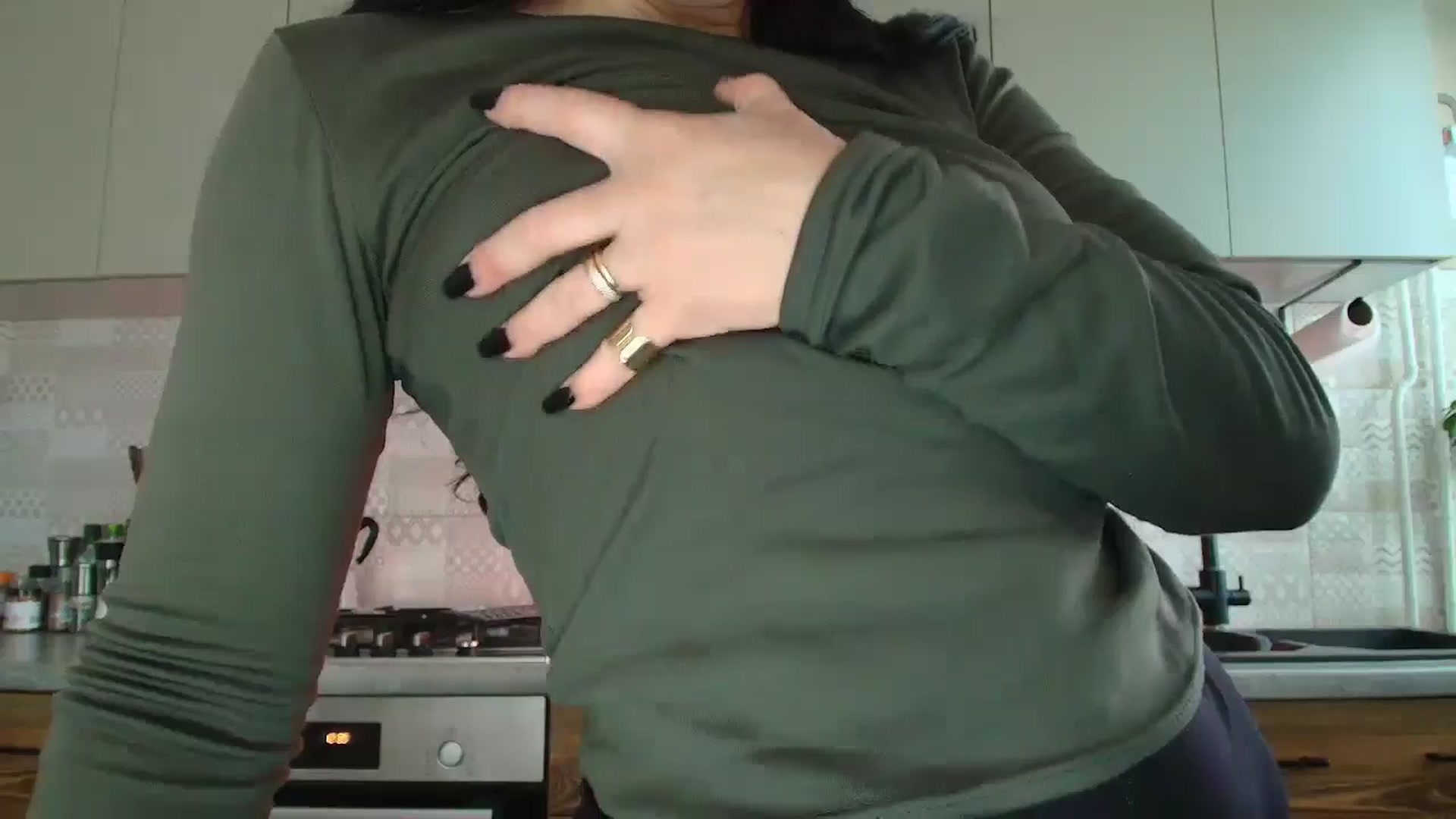 Gallery image thumbnail from MissNelly_'s myfreecams stream on, 04/19/2026, 16:26 image 12 of 20