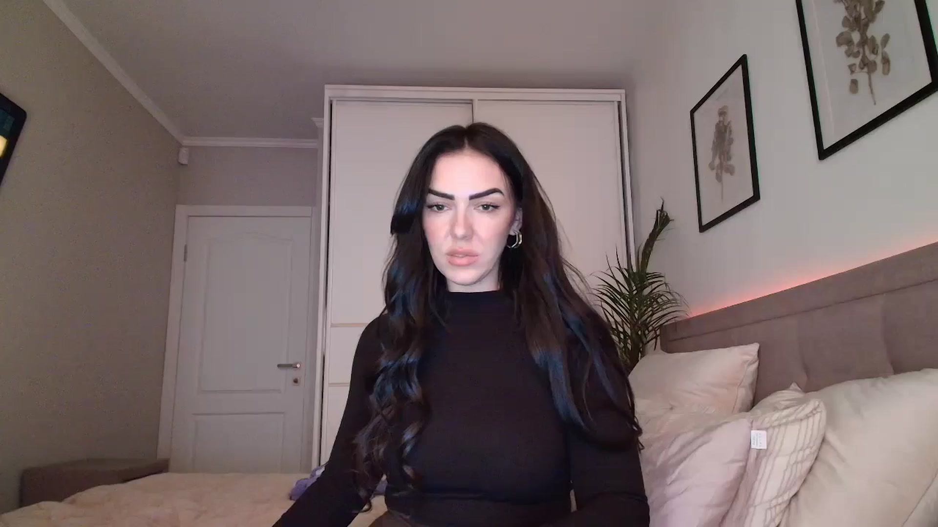 Gallery image thumbnail from MissNelly_'s myfreecams stream on, 04/21/2026, 15:37 image 15 of 20