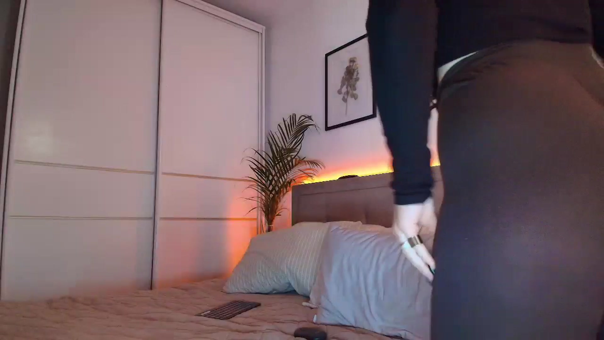 Gallery image thumbnail from MissNelly_'s myfreecams stream on, 04/26/2026, 15:40 image 14 of 20