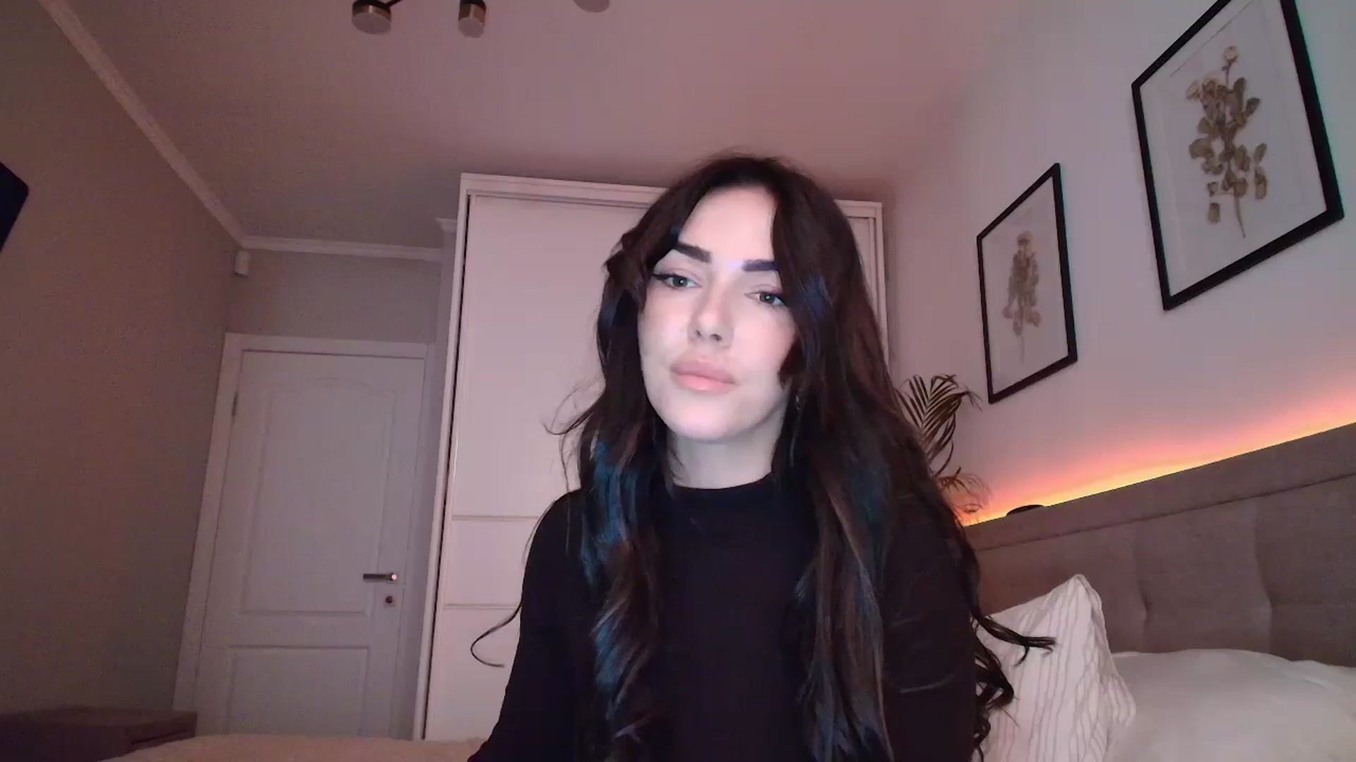 Gallery image thumbnail from MissNelly_'s myfreecams stream on, 04/26/2026, 15:40 image 16 of 20