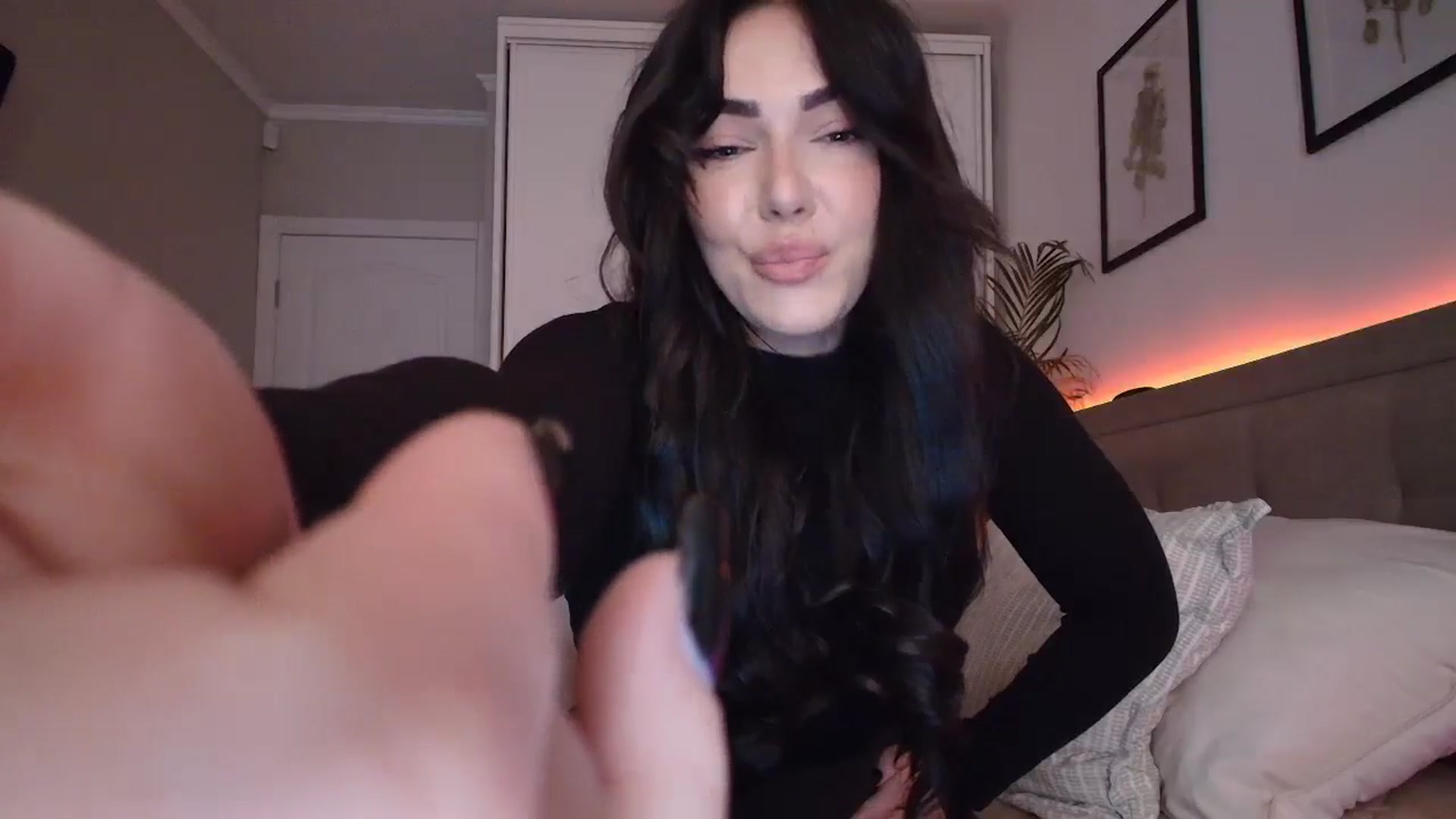 Gallery image thumbnail from MissNelly_'s myfreecams stream on, 04/26/2026, 15:40 image 2 of 20