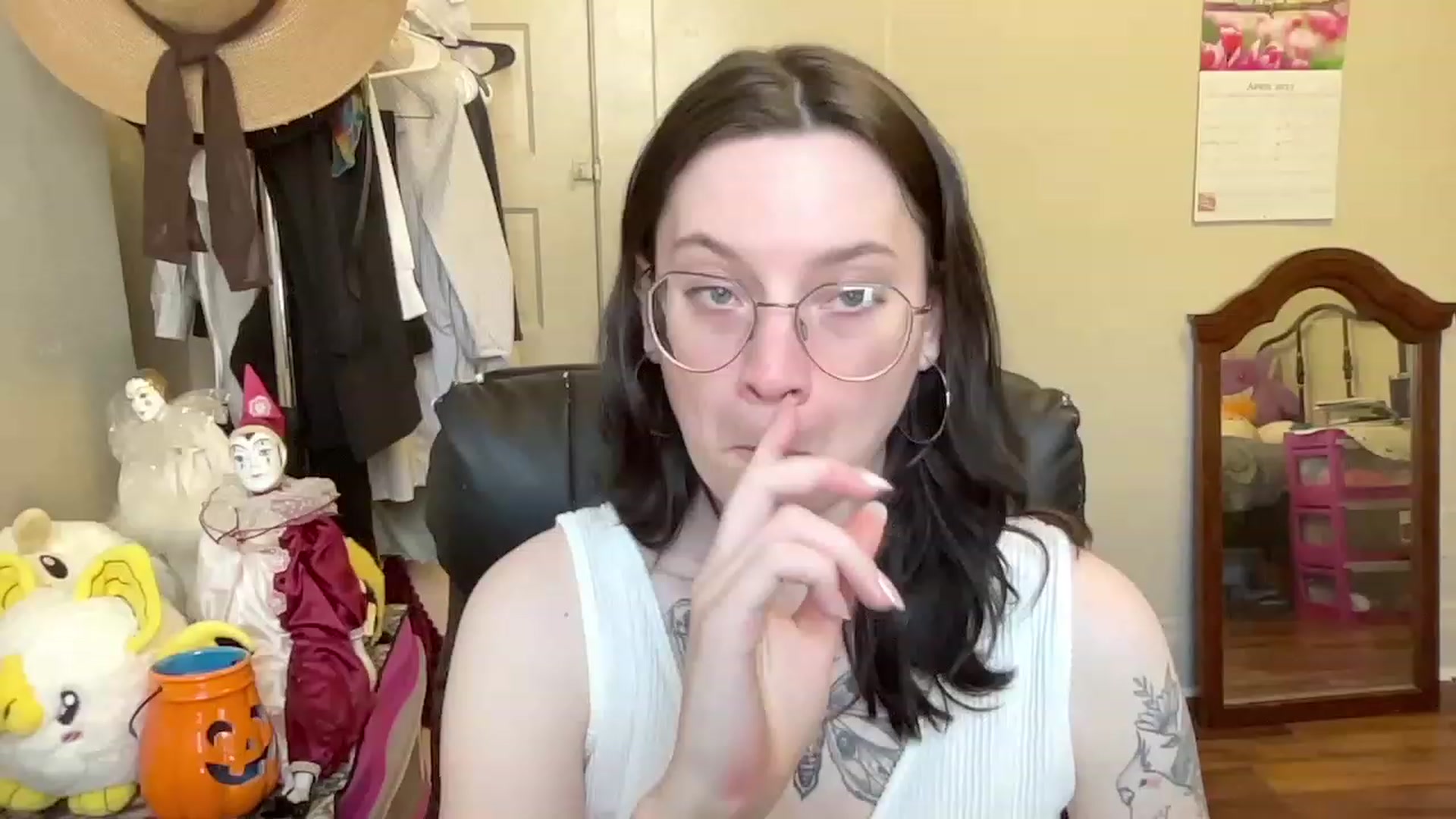 Gallery image thumbnail from MissOana1's myfreecams stream on, 04/16/2023, 16:52 image 8 of 20