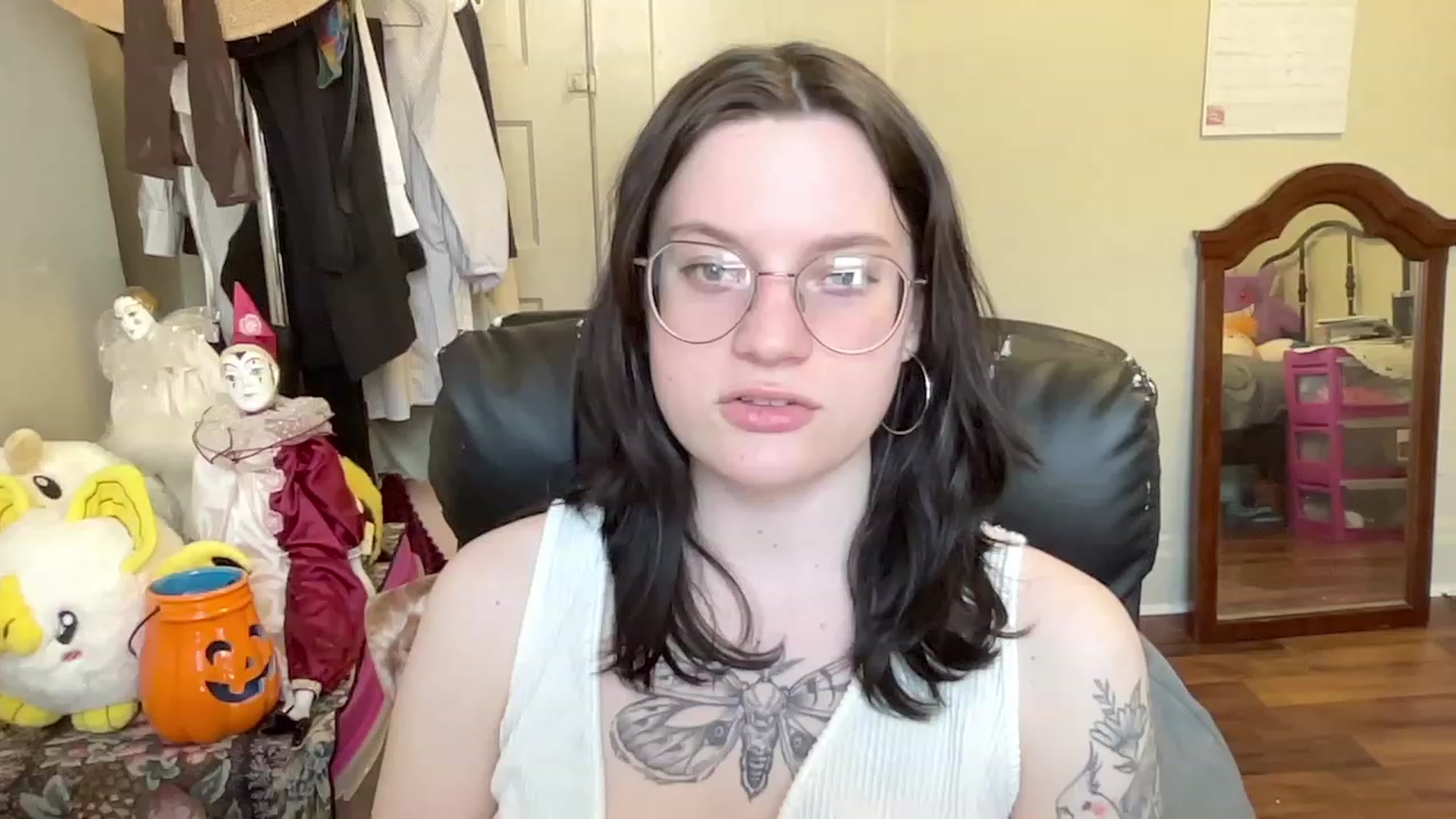 Gallery image thumbnail from MissOana1's myfreecams stream on, 04/16/2023, 16:52 image 12 of 20