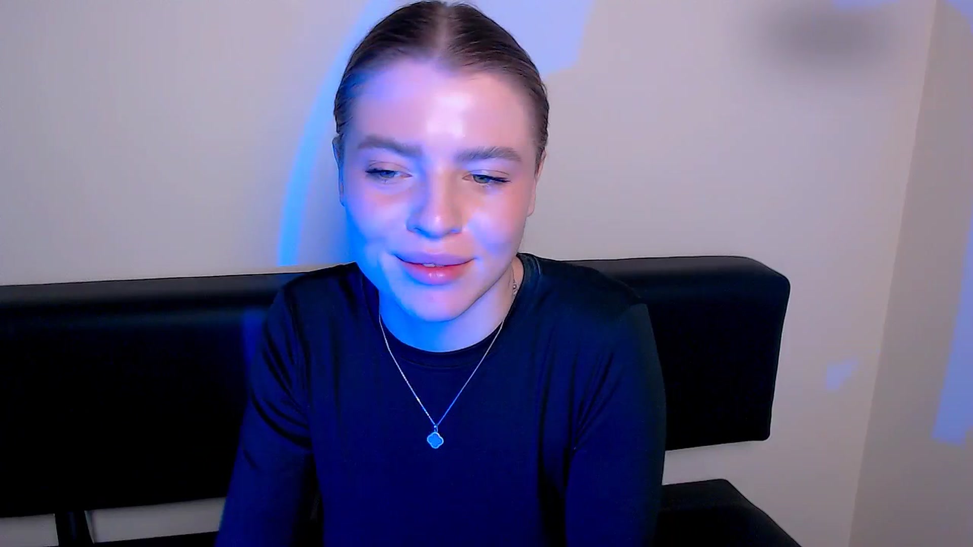 Gallery image thumbnail from MissOli_'s myfreecams stream on, 12/20/2025, 11:36 image 10 of 20