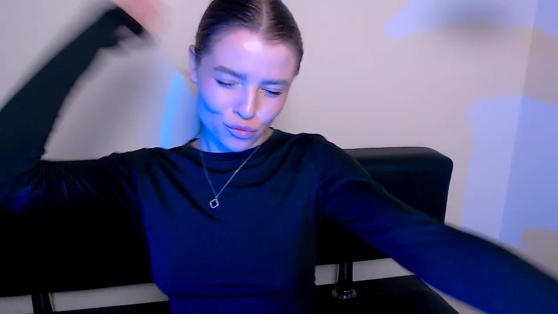 Gallery image thumbnail from MissOli_'s myfreecams stream on, 12/20/2025, 11:36 image 12 of 20