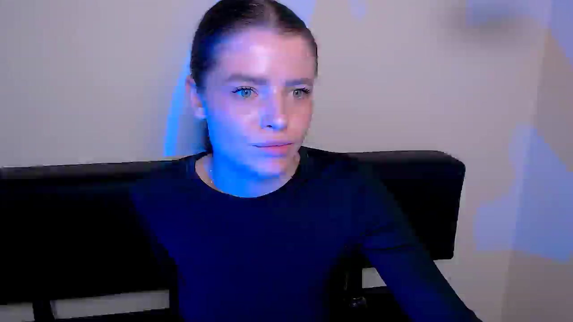 Gallery image thumbnail from MissOli_'s myfreecams stream on, 12/20/2025, 11:36 image 5 of 20