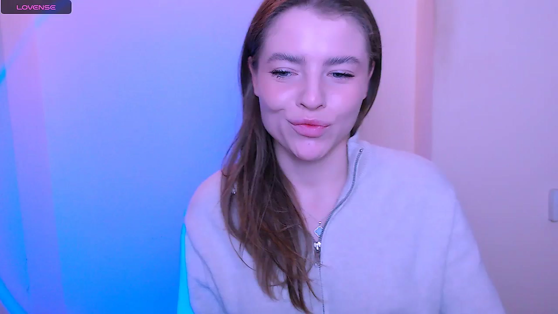 Gallery image thumbnail from MissOli_'s myfreecams stream on, 12/21/2025, 10:07 image 2 of 20