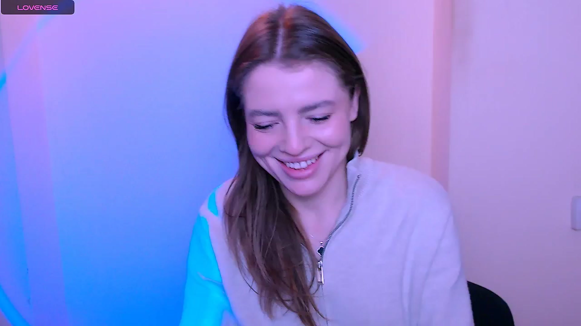 Gallery image thumbnail from MissOli_'s myfreecams stream on, 12/21/2025, 10:07 image 4 of 20