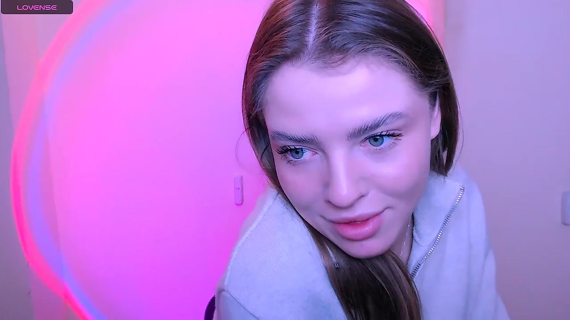 Gallery image thumbnail from MissOli_'s myfreecams stream on, 12/21/2025, 10:57 image 17 of 20