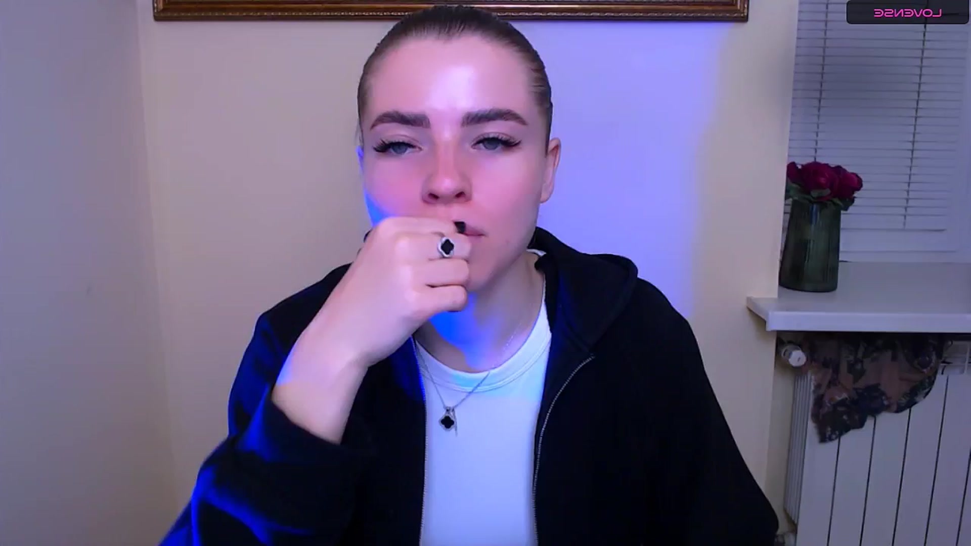 Gallery image thumbnail from MissOli_'s myfreecams stream on, 12/23/2025, 13:53 image 1 of 20