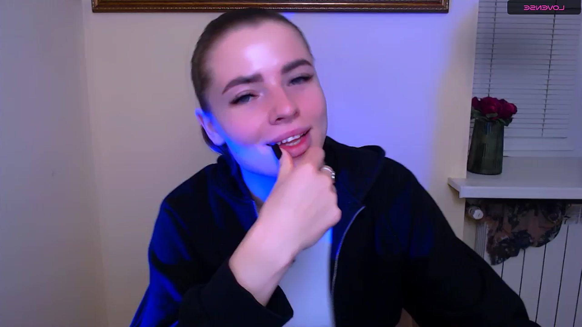 Gallery image thumbnail from MissOli_'s myfreecams stream on, 12/23/2025, 13:53 image 12 of 20