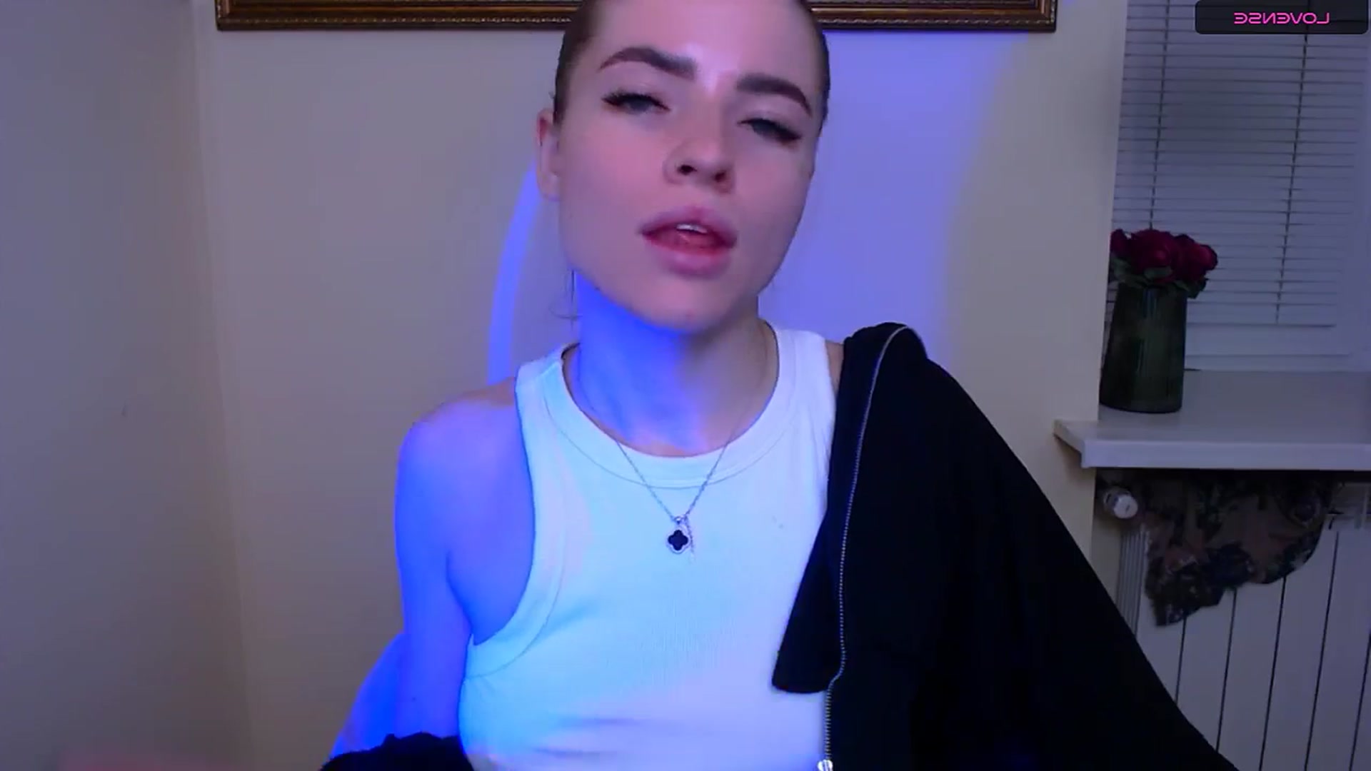 Gallery image thumbnail from MissOli_'s myfreecams stream on, 12/23/2025, 16:35 image 3 of 20