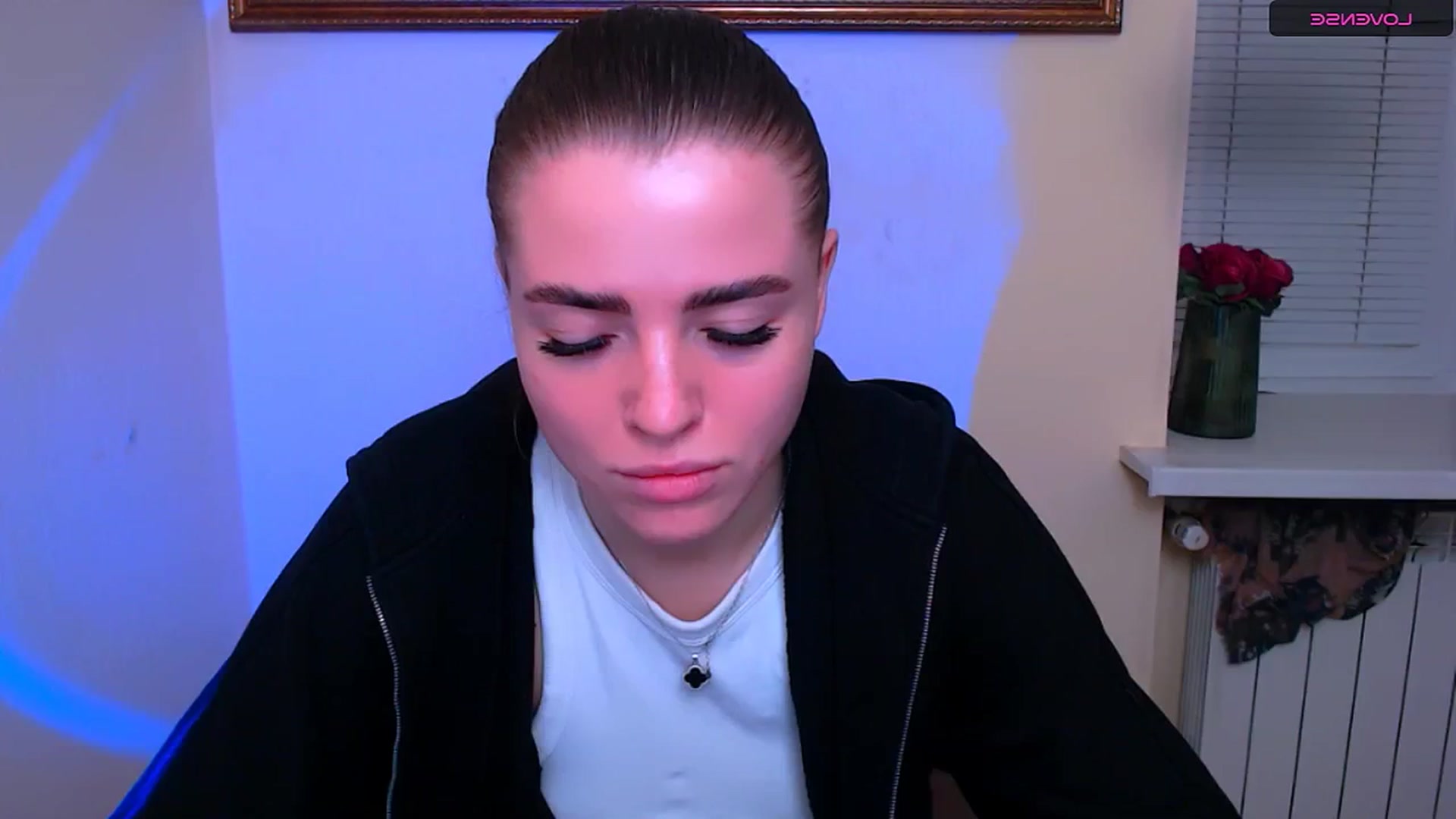 Gallery image thumbnail from MissOli_'s myfreecams stream on, 12/23/2025, 16:35 image 8 of 20