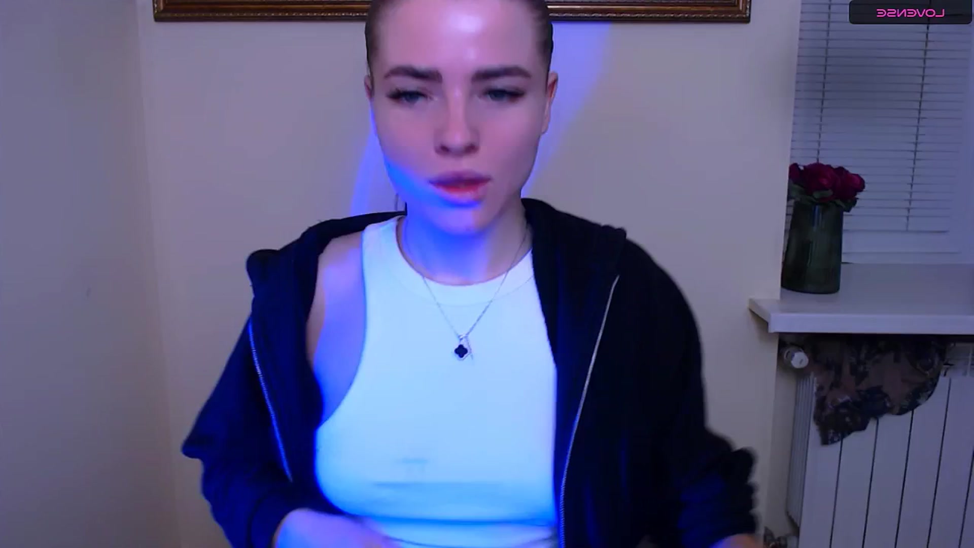 Gallery image thumbnail from MissOli_'s myfreecams stream on, 12/23/2025, 16:35 image 1 of 20