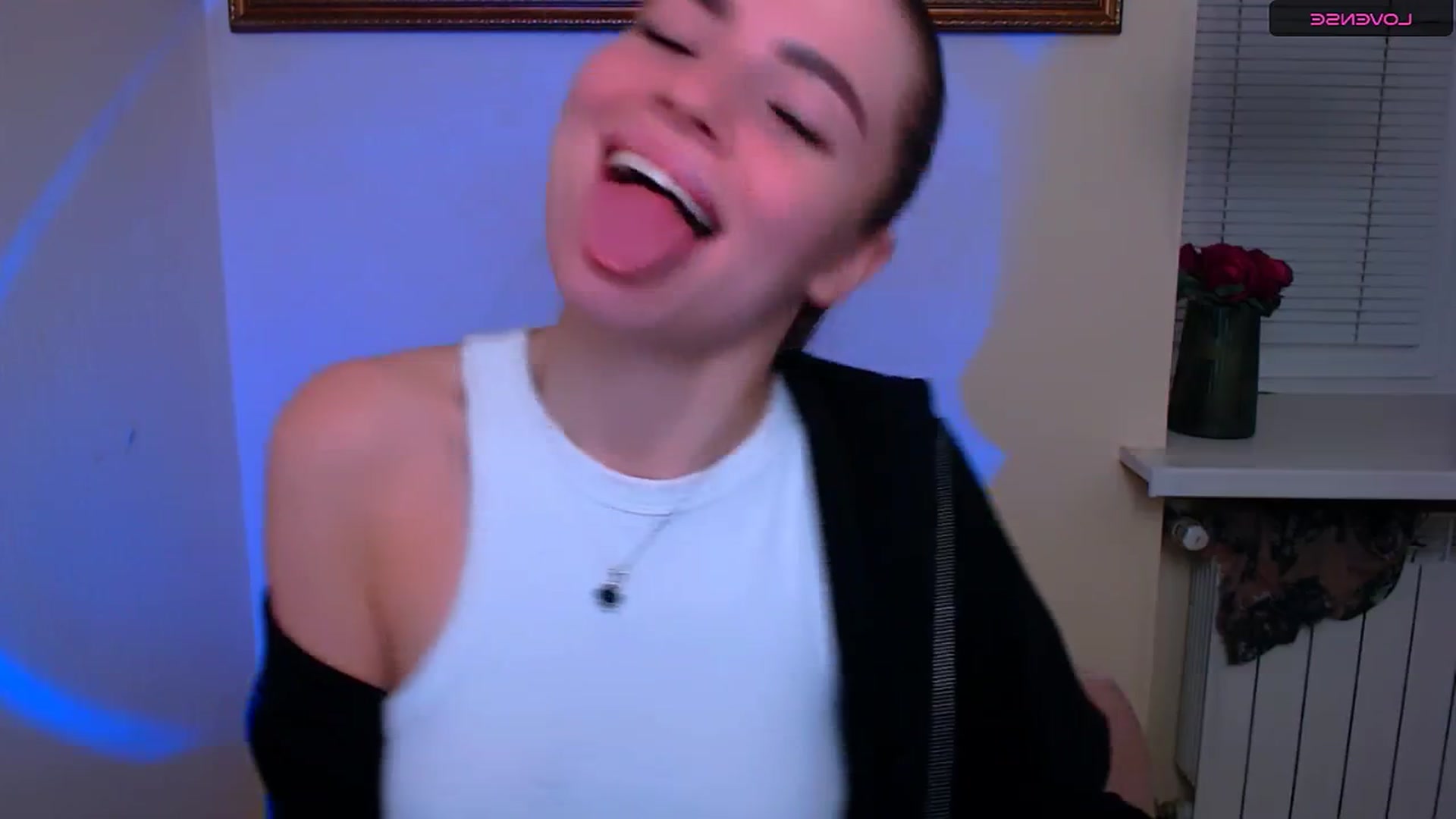 Gallery image thumbnail from MissOli_'s myfreecams stream on, 12/23/2025, 16:35 image 15 of 20