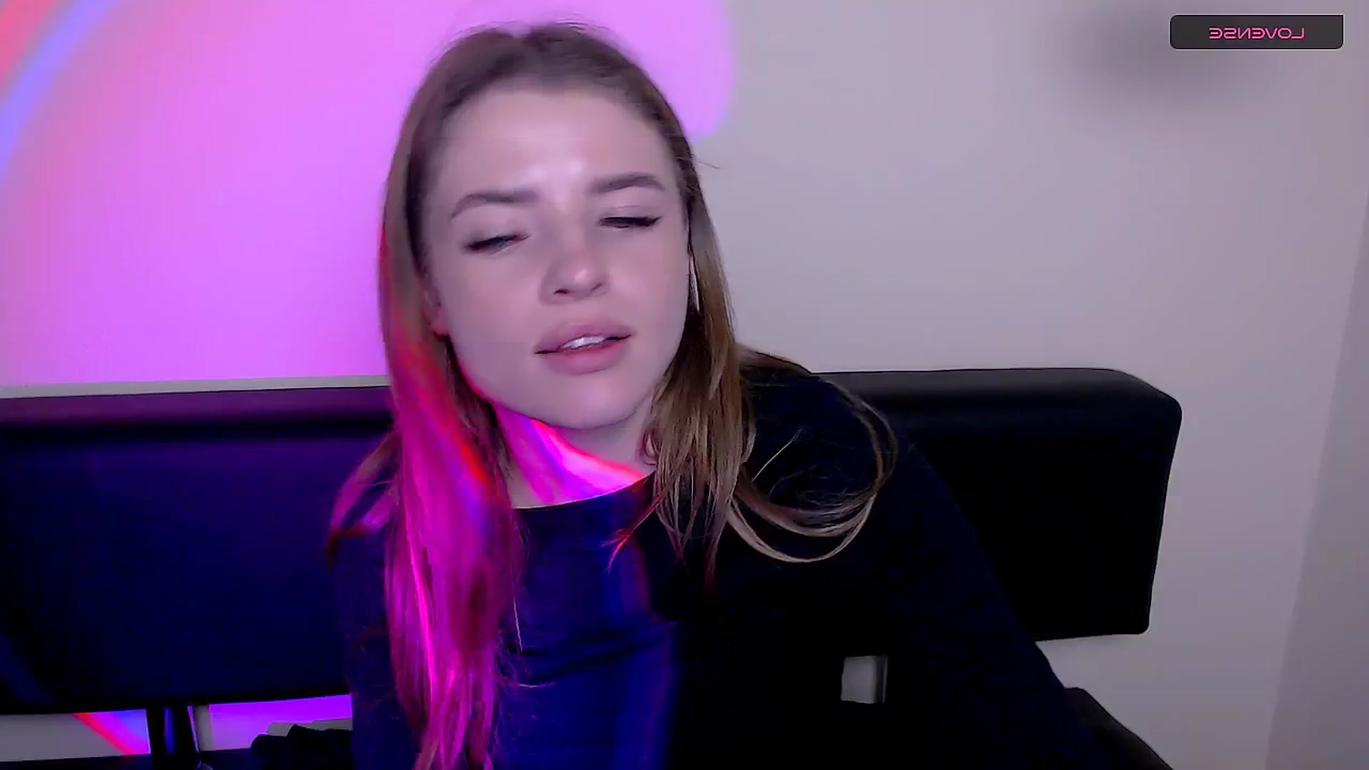 Gallery image thumbnail from MissOli_'s myfreecams stream on, 12/30/2025, 11:41 image 5 of 20