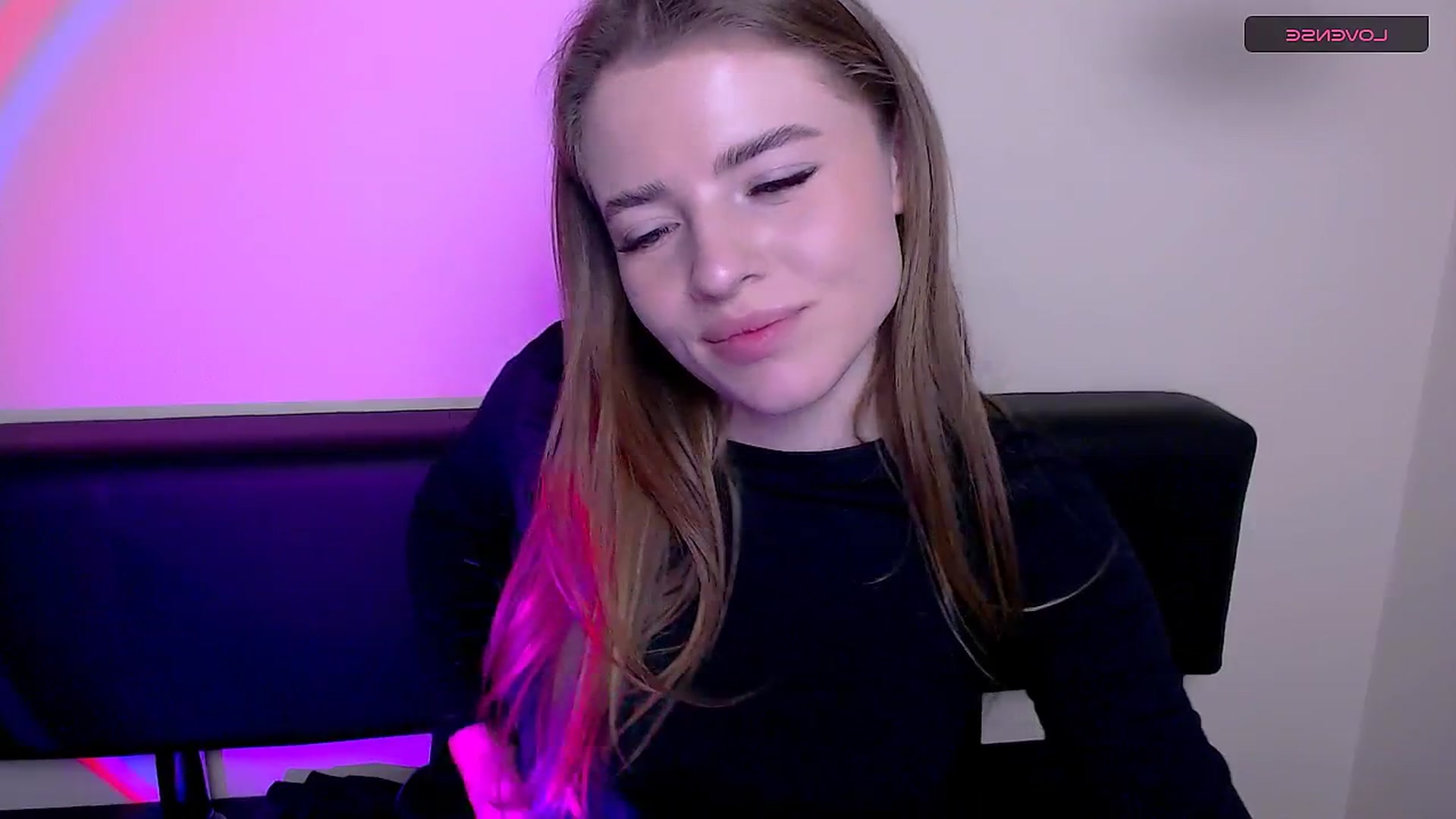 Gallery image thumbnail from MissOli_'s myfreecams stream on, 12/30/2025, 11:41 image 7 of 20