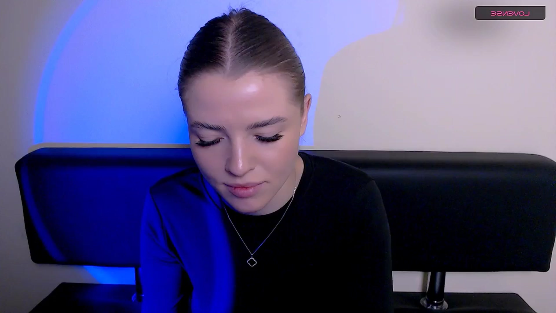 Gallery image thumbnail from MissOli_'s myfreecams stream on, 01/02/2026, 12:19 image 20 of 20