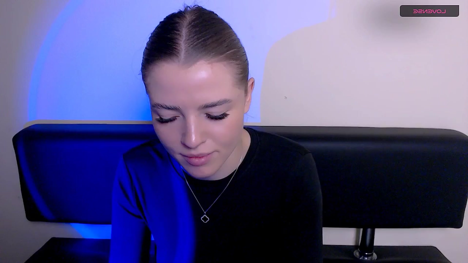 Gallery image thumbnail from MissOli_'s myfreecams stream on, 01/02/2026, 12:19 image 16 of 20