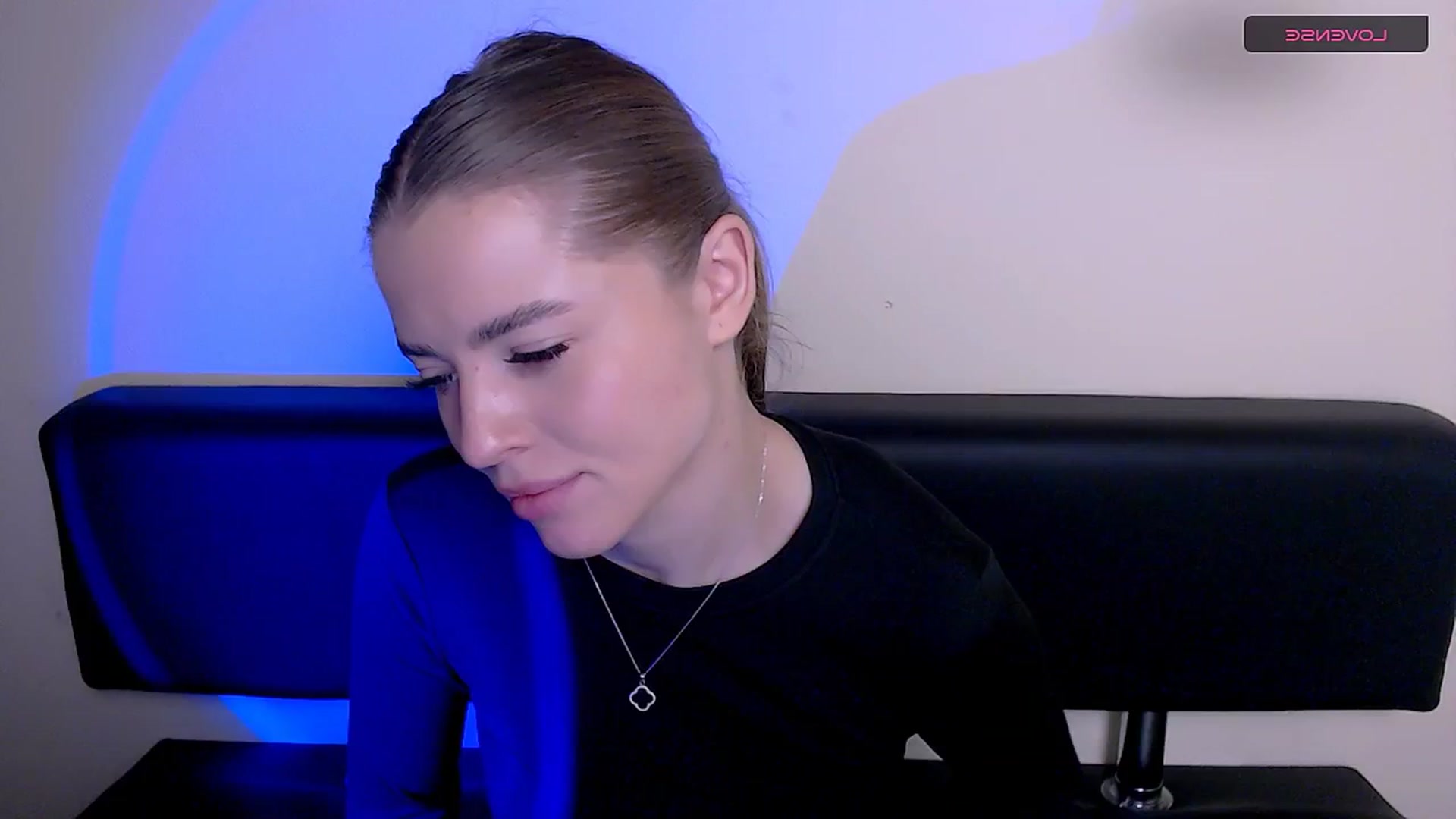 Gallery image thumbnail from MissOli_'s myfreecams stream on, 01/02/2026, 12:19 image 9 of 20