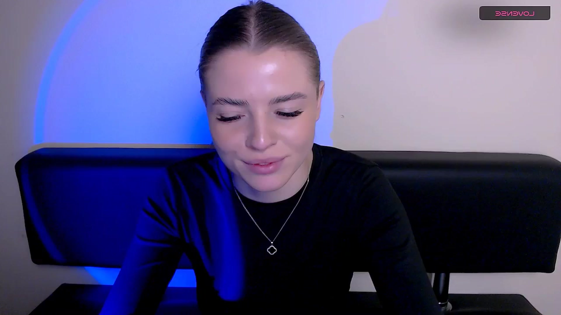 Gallery image thumbnail from MissOli_'s myfreecams stream on, 01/02/2026, 12:19 image 7 of 20