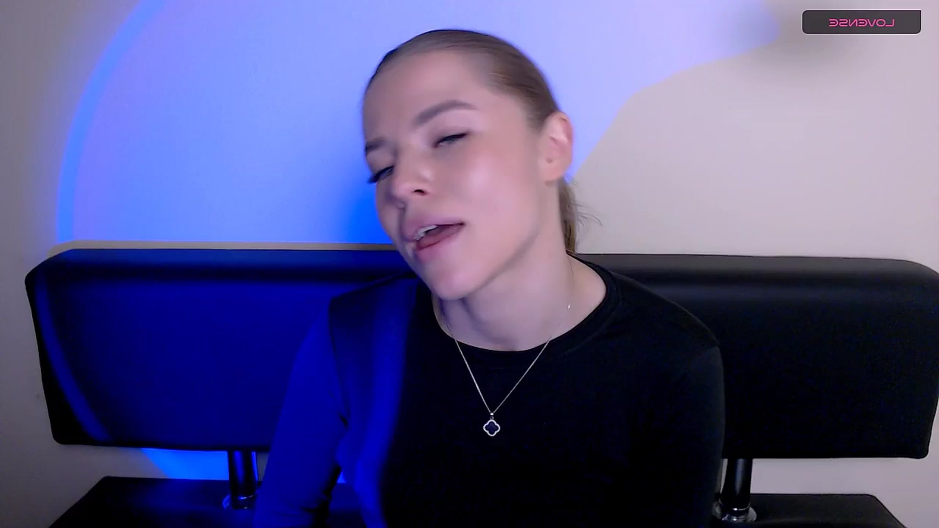Gallery image thumbnail from MissOli_'s myfreecams stream on, 01/02/2026, 12:19 image 11 of 20