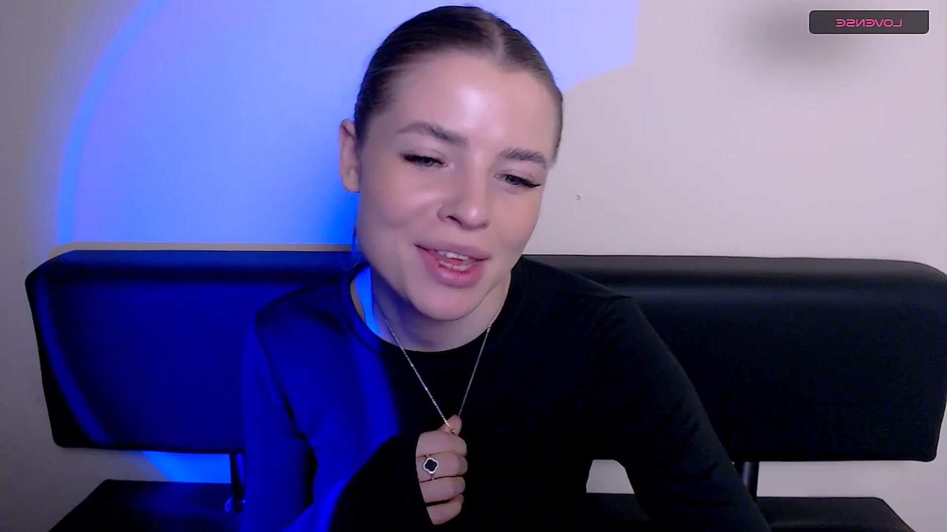 Gallery image thumbnail from MissOli_'s myfreecams stream on, 01/02/2026, 12:19 image 17 of 20