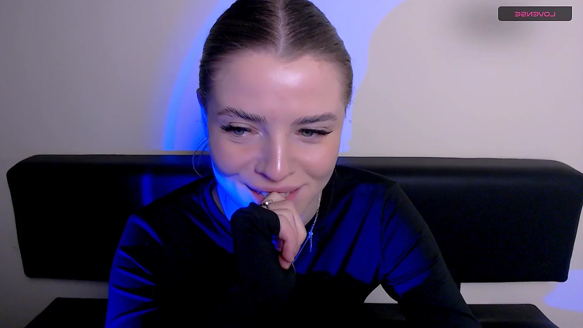 Gallery image thumbnail from MissOli_'s myfreecams stream on, 01/02/2026, 14:39 image 16 of 20