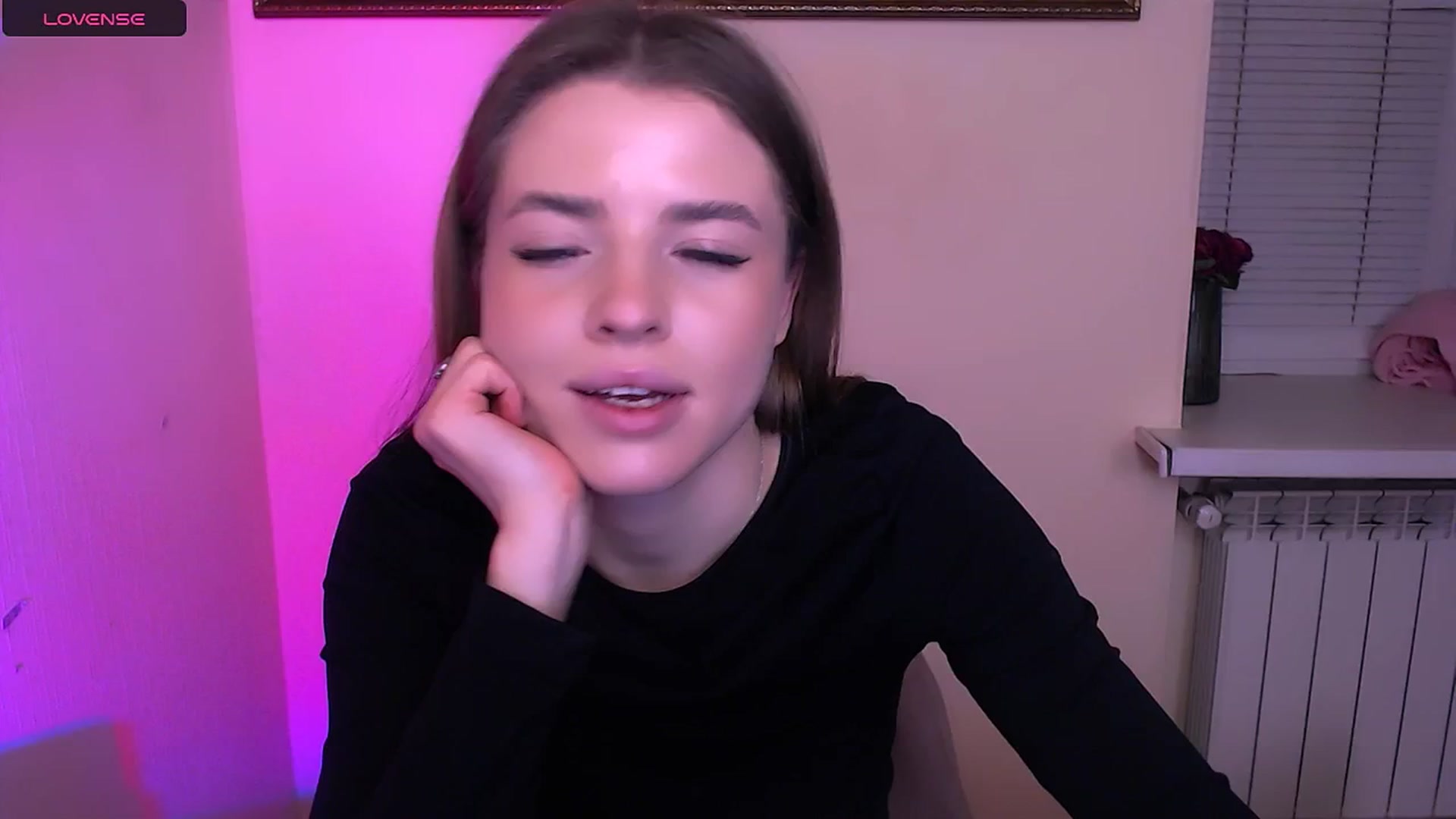 Gallery image thumbnail from MissOli_'s myfreecams stream on, 01/04/2026, 18:23 image 3 of 20