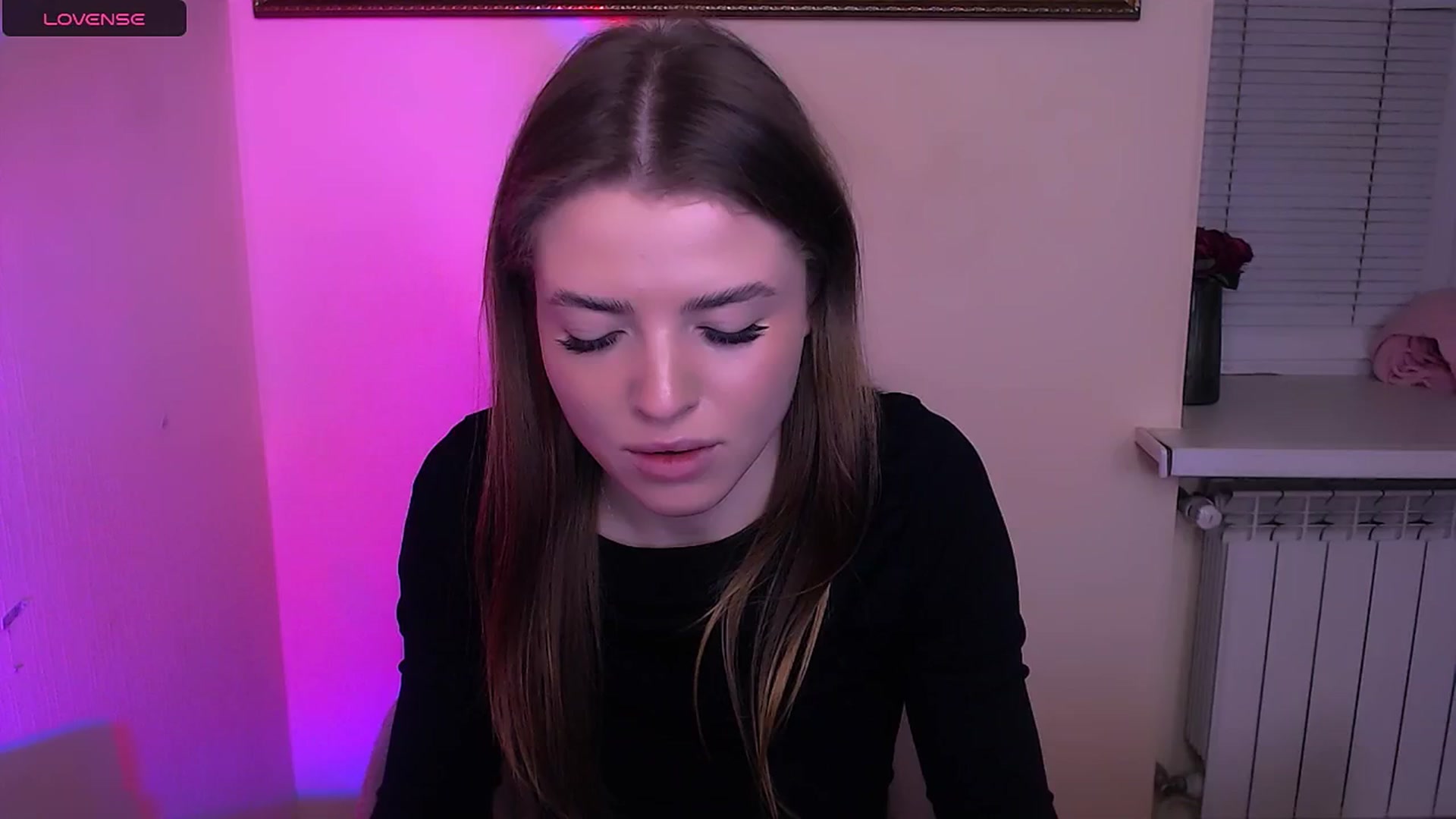 Gallery image thumbnail from MissOli_'s myfreecams stream on, 01/04/2026, 18:23 image 14 of 20