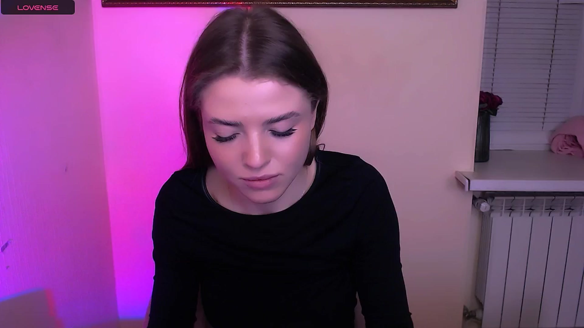 Gallery image thumbnail from MissOli_'s myfreecams stream on, 01/04/2026, 18:23 image 20 of 20