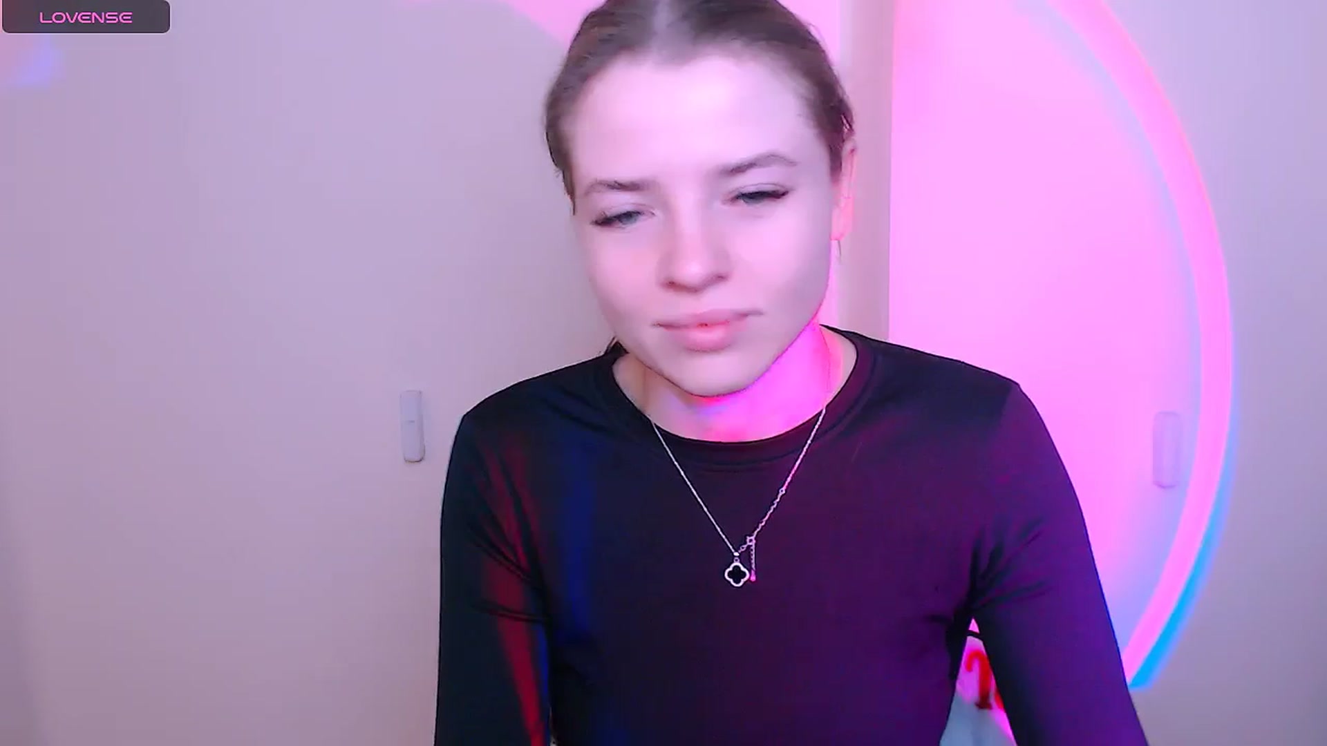 Gallery image thumbnail from MissOli_'s myfreecams stream on, 01/05/2026, 11:36 image 6 of 20
