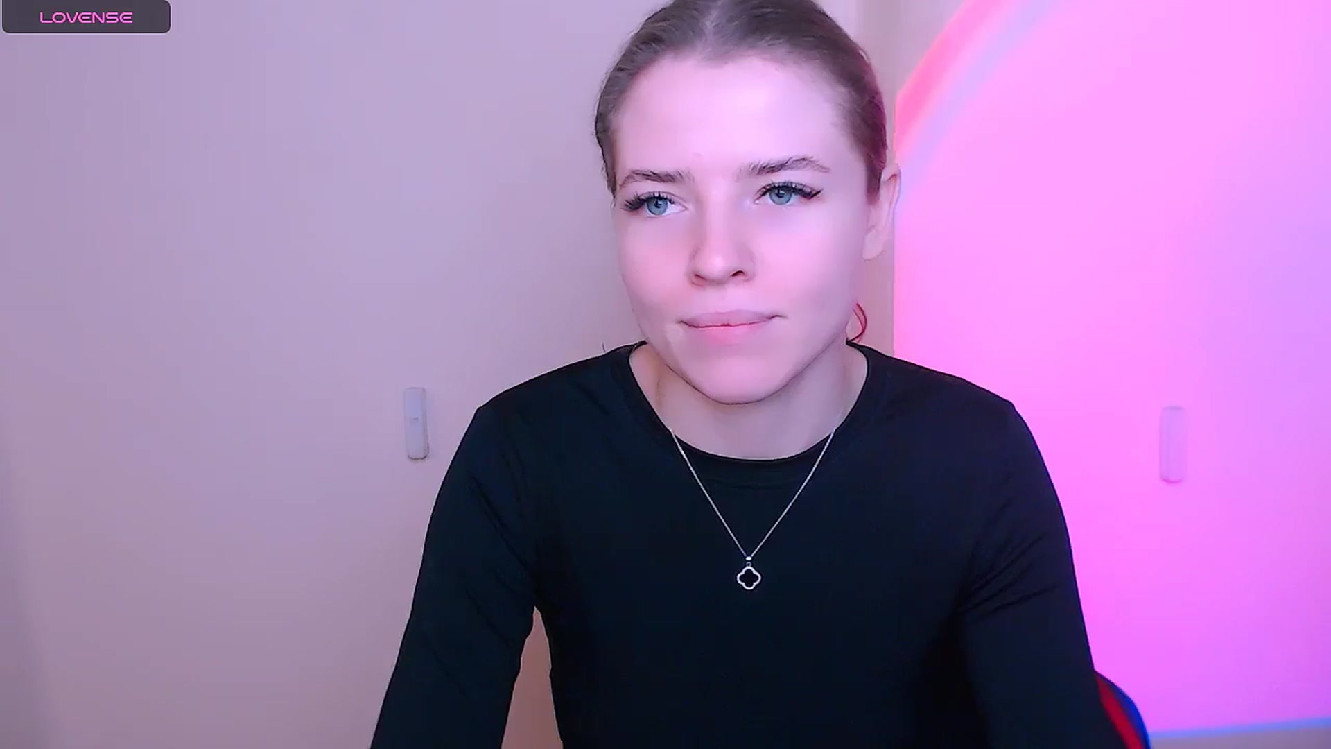 Gallery image thumbnail from MissOli_'s myfreecams stream on, 01/05/2026, 11:36 image 20 of 20