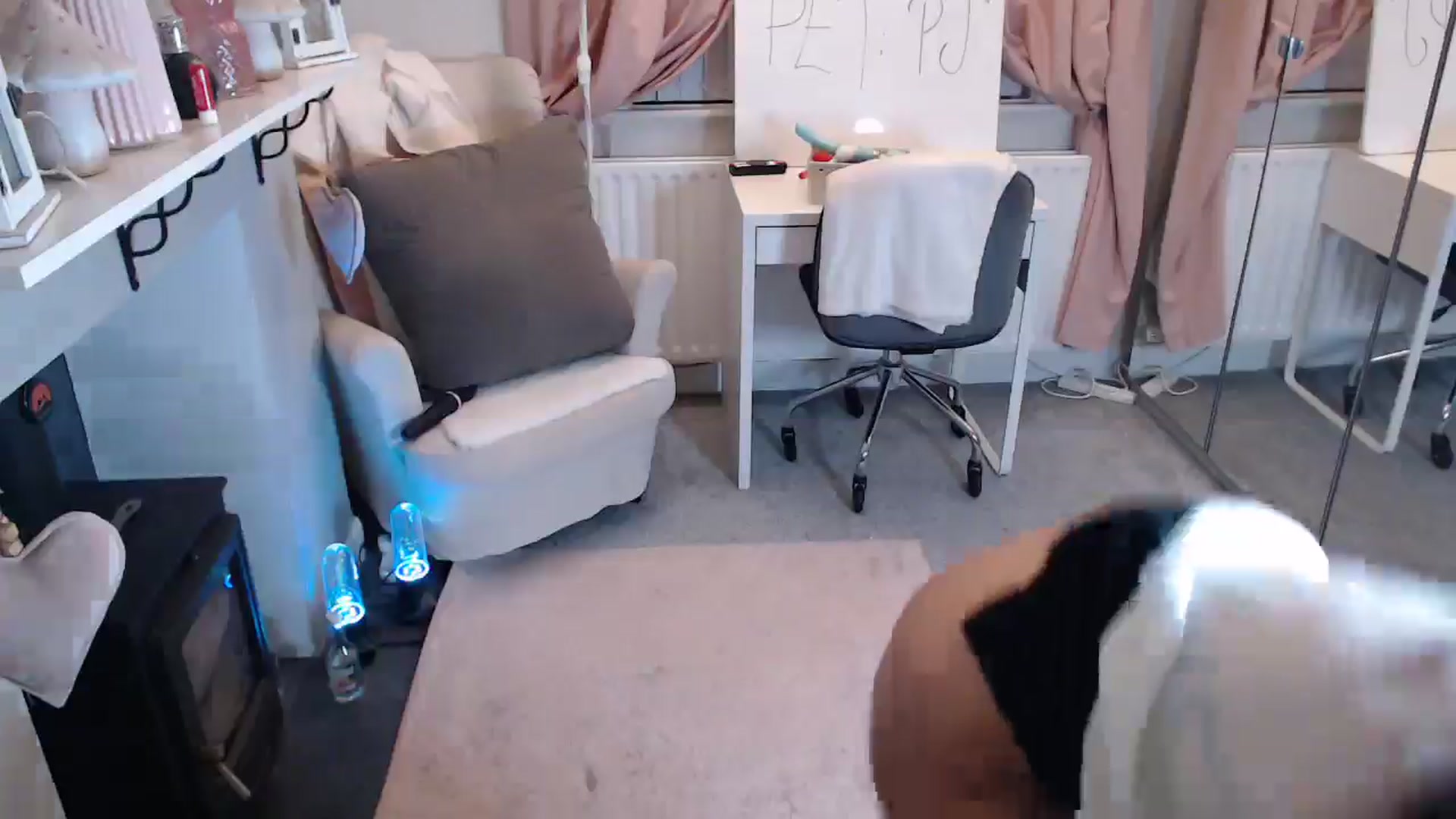 Gallery image thumbnail from MissPavlova's myfreecams stream on, 04/27/2025, 04:45 image 13 of 20