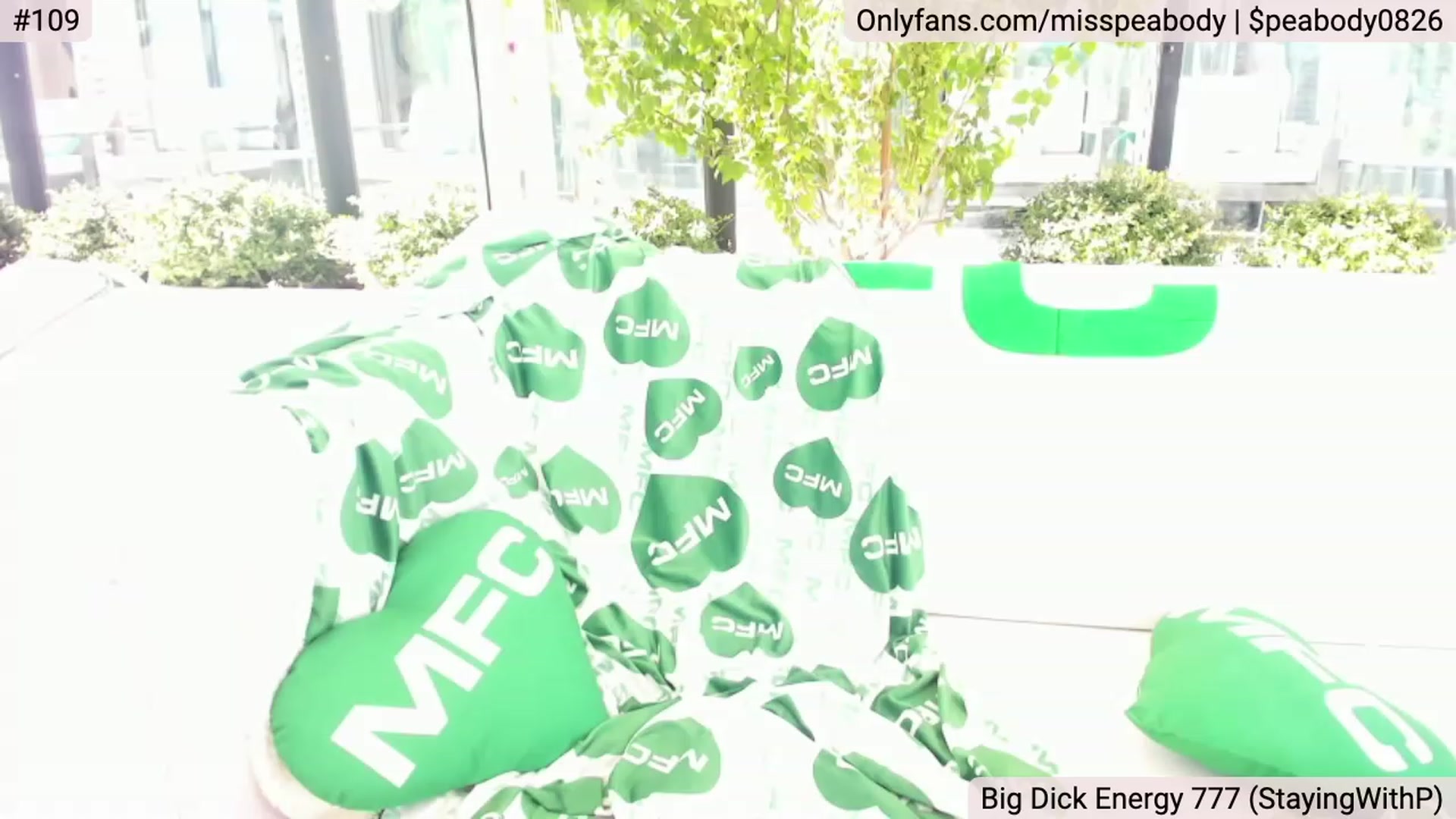 Gallery image thumbnail from MissPeabody's myfreecams stream on, 10/10/2023, 20:40 image 13 of 20