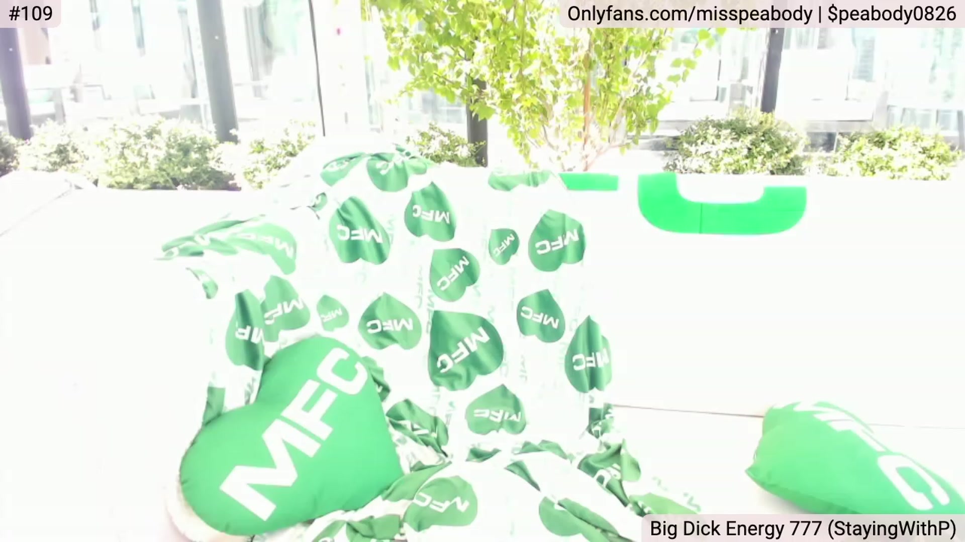 Gallery image thumbnail from MissPeabody's myfreecams stream on, 10/10/2023, 20:40 image 12 of 20