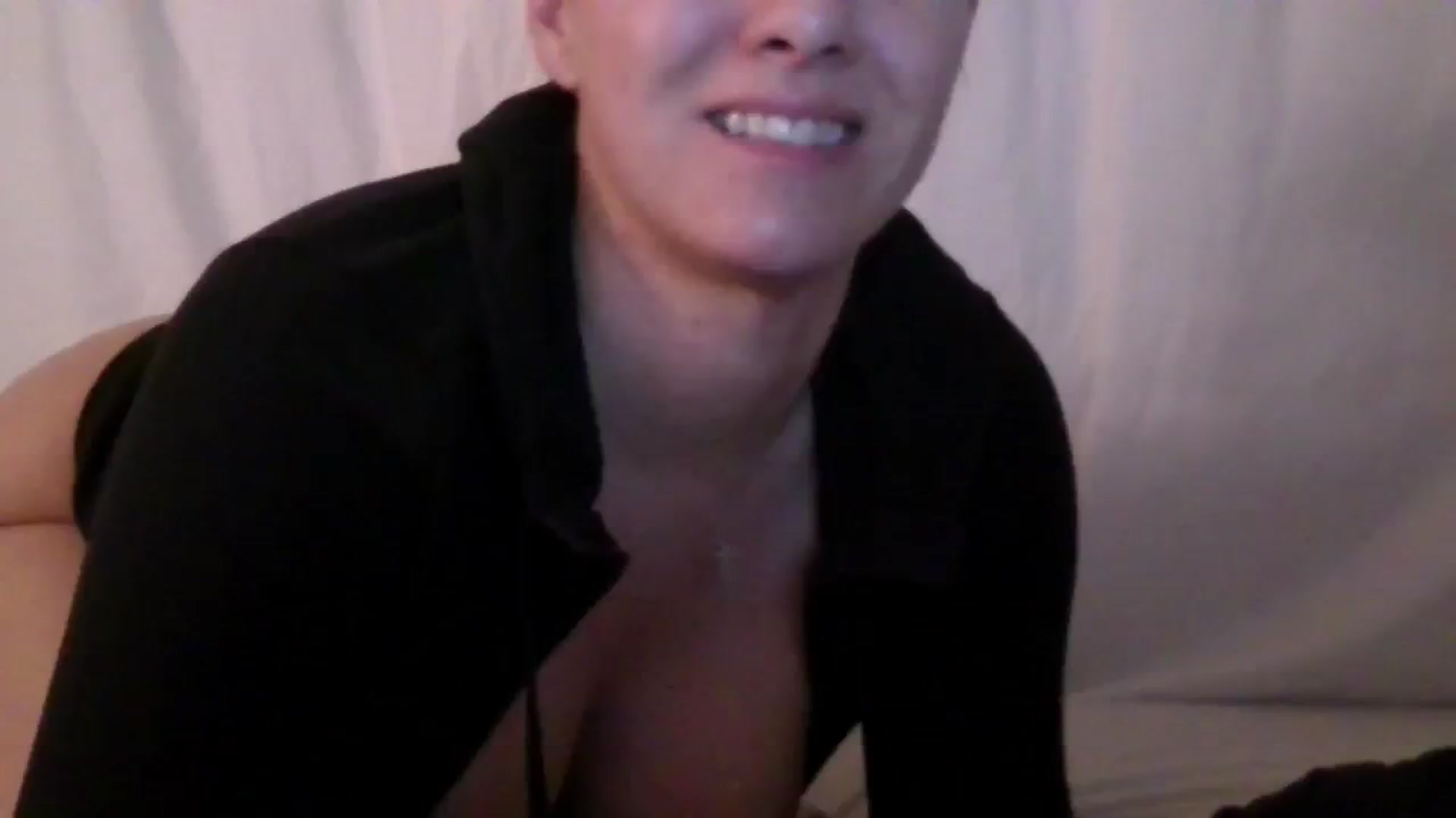 Gallery image thumbnail from MissPiggy's myfreecams stream on, 01/08/2025, 08:58 image 8 of 20