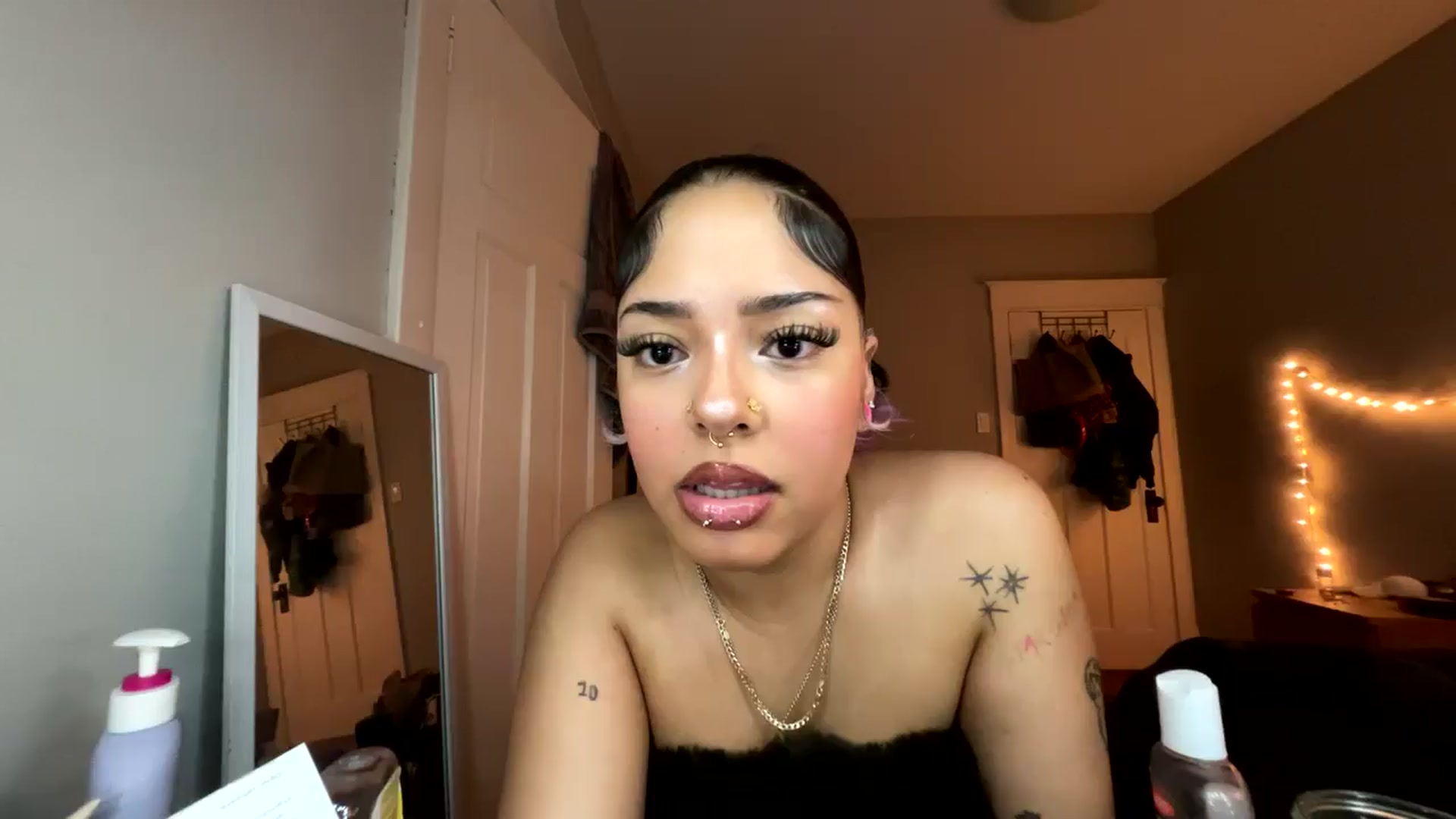 Gallery image thumbnail from MissRaquellk's myfreecams stream on, 01/21/2025, 02:09 image 11 of 20