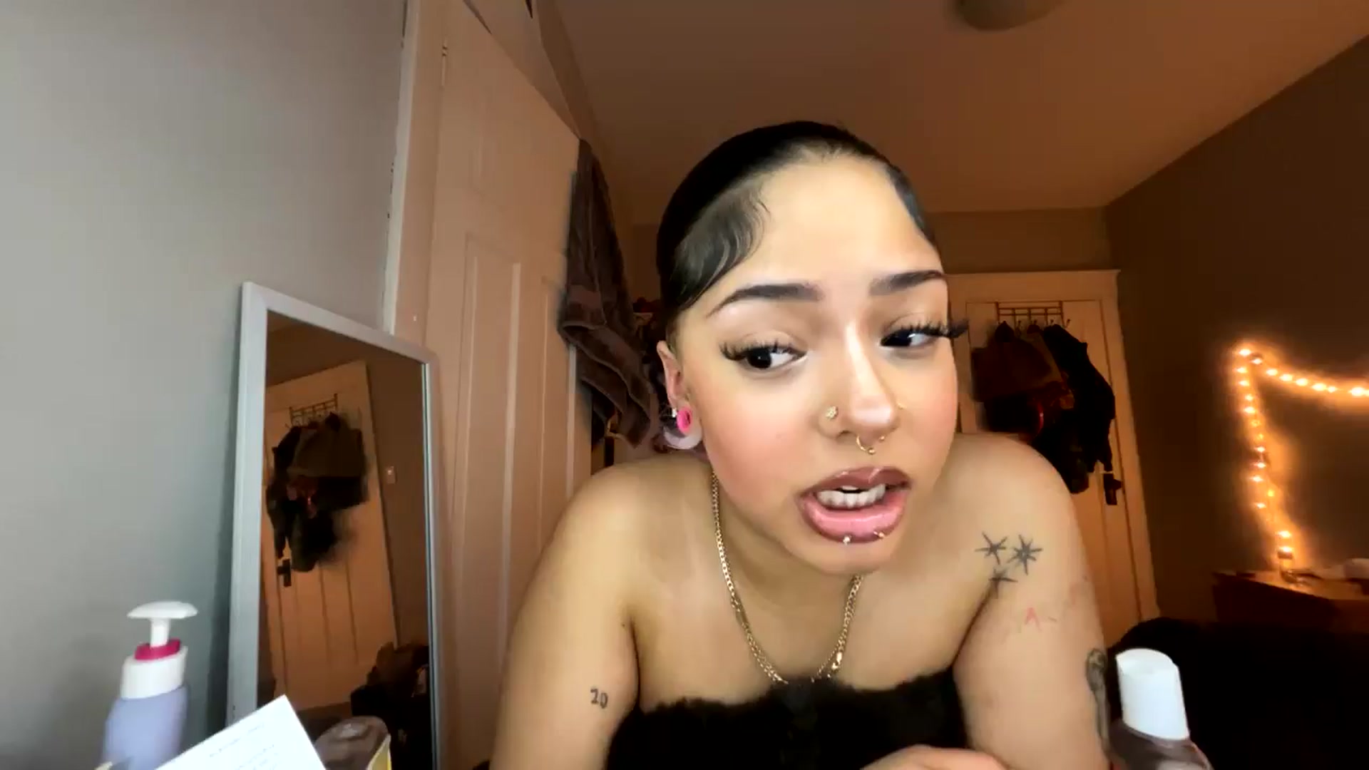 Gallery image thumbnail from MissRaquellk's myfreecams stream on, 01/21/2025, 02:09 image 1 of 20