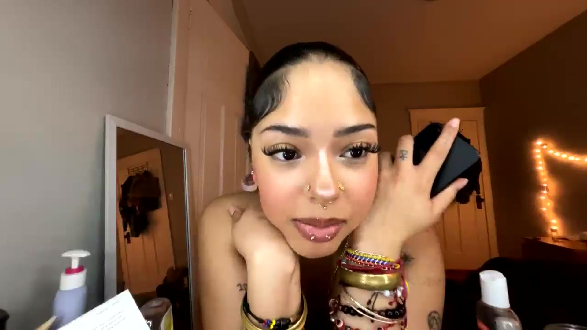Gallery image thumbnail from MissRaquellk's myfreecams stream on, 01/21/2025, 02:09 image 3 of 20
