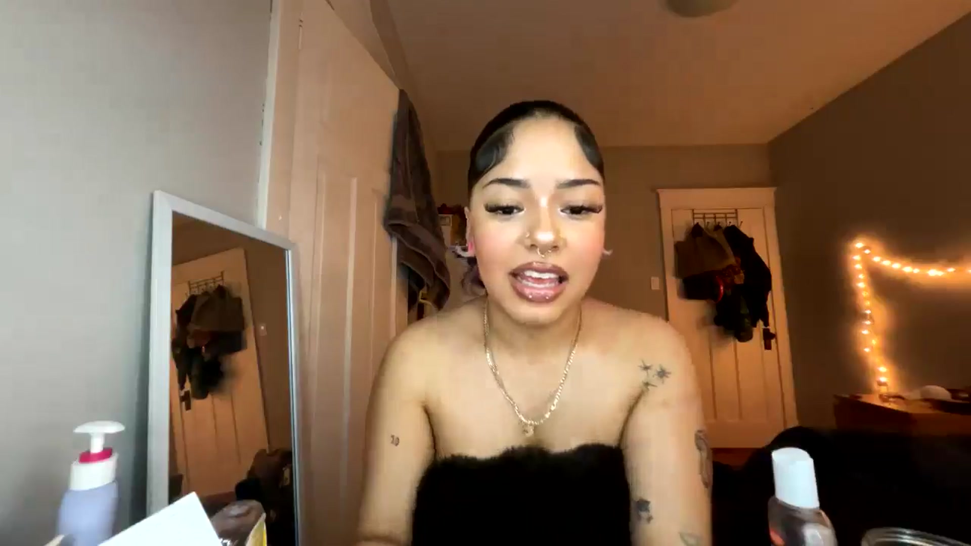 Gallery image thumbnail from MissRaquellk's myfreecams stream on, 01/21/2025, 02:09 image 9 of 20