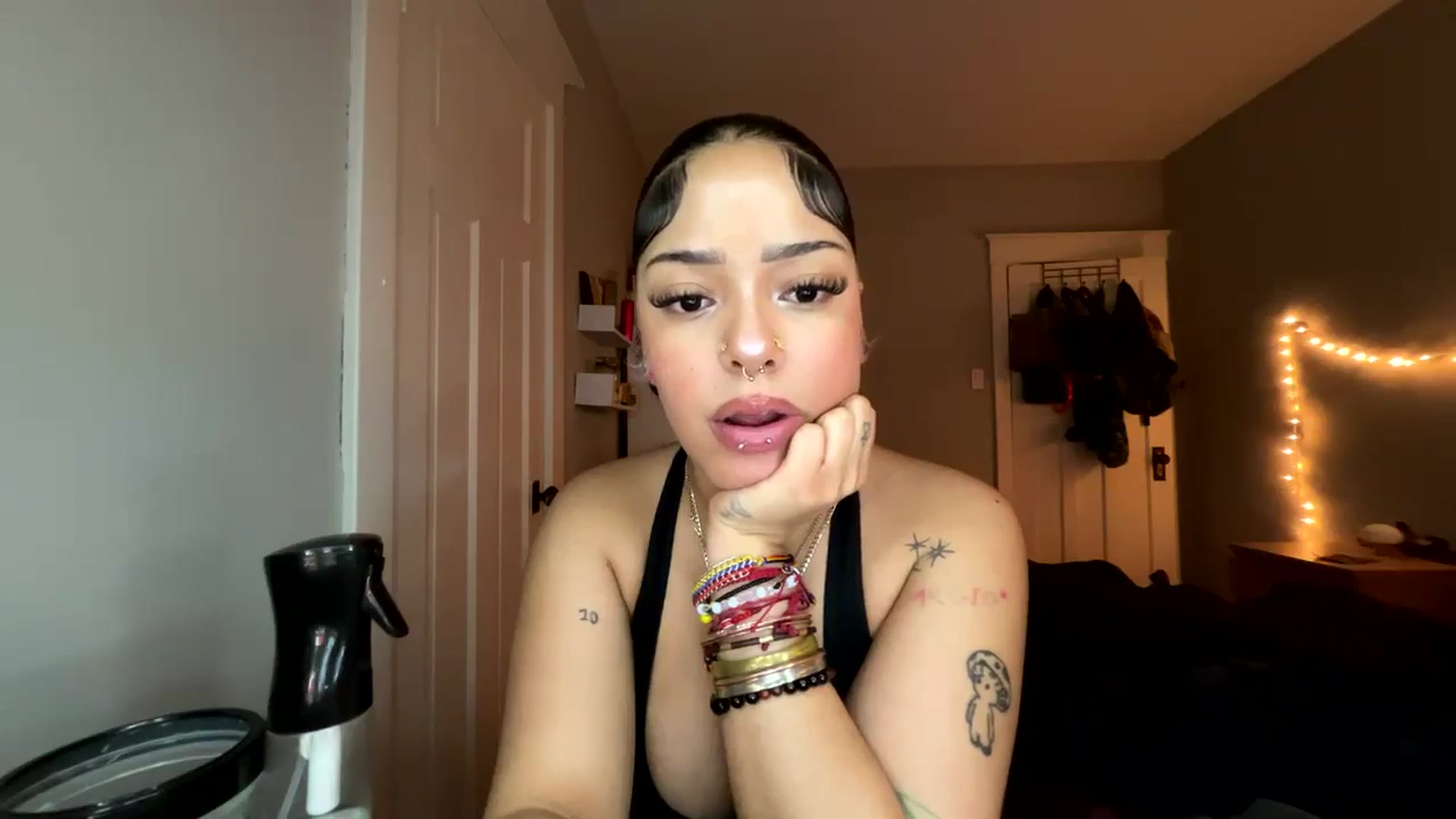 Gallery image thumbnail from MissRaquellk's myfreecams stream on, 01/21/2025, 23:13 image 17 of 20