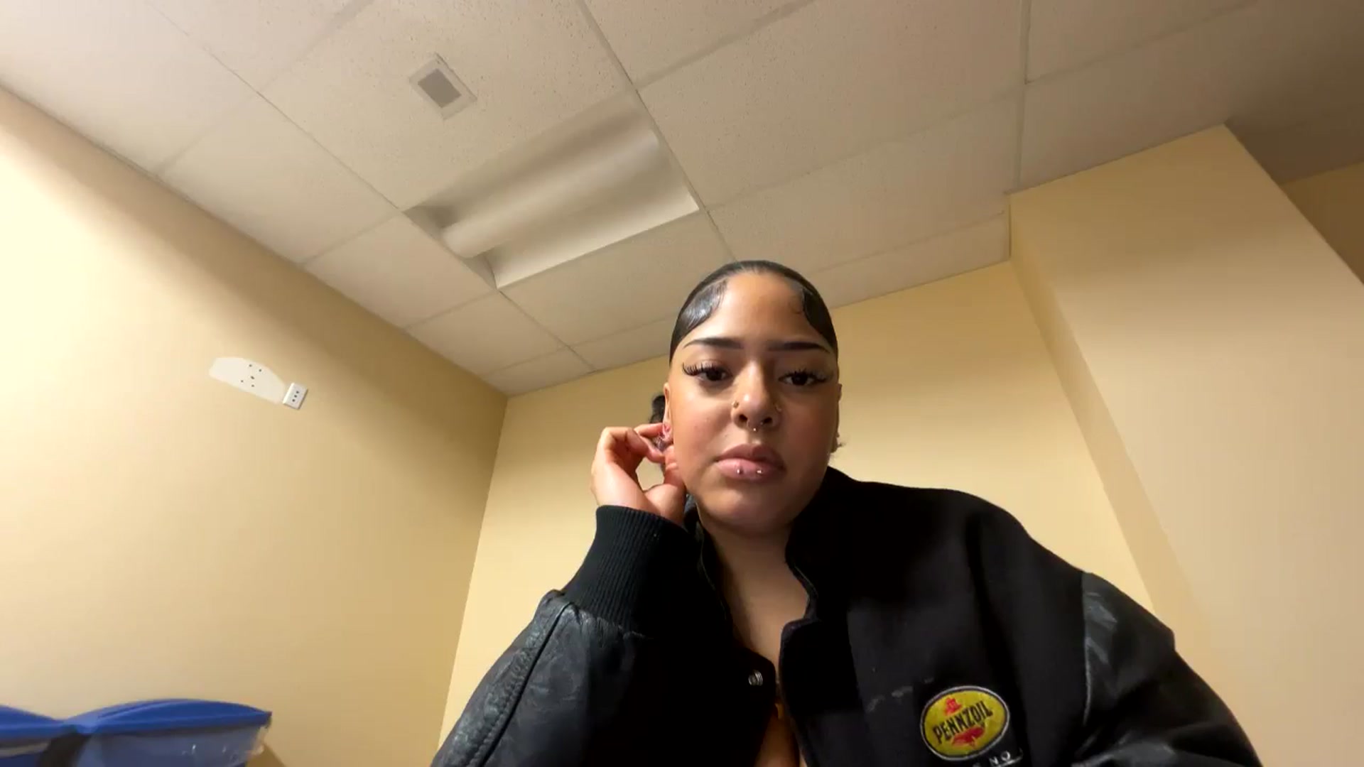 Gallery image thumbnail from MissRaquellk's myfreecams stream on, 01/22/2025, 17:30 image 4 of 20