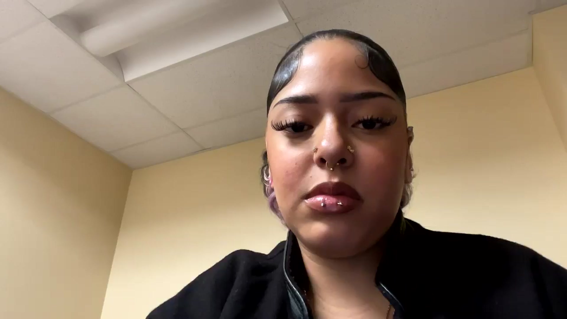 Gallery image thumbnail from MissRaquellk's myfreecams stream on, 01/22/2025, 17:30 image 15 of 20