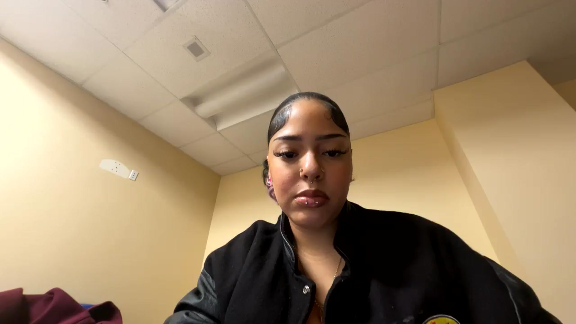 Gallery image thumbnail from MissRaquellk's myfreecams stream on, 01/22/2025, 17:30 image 18 of 20