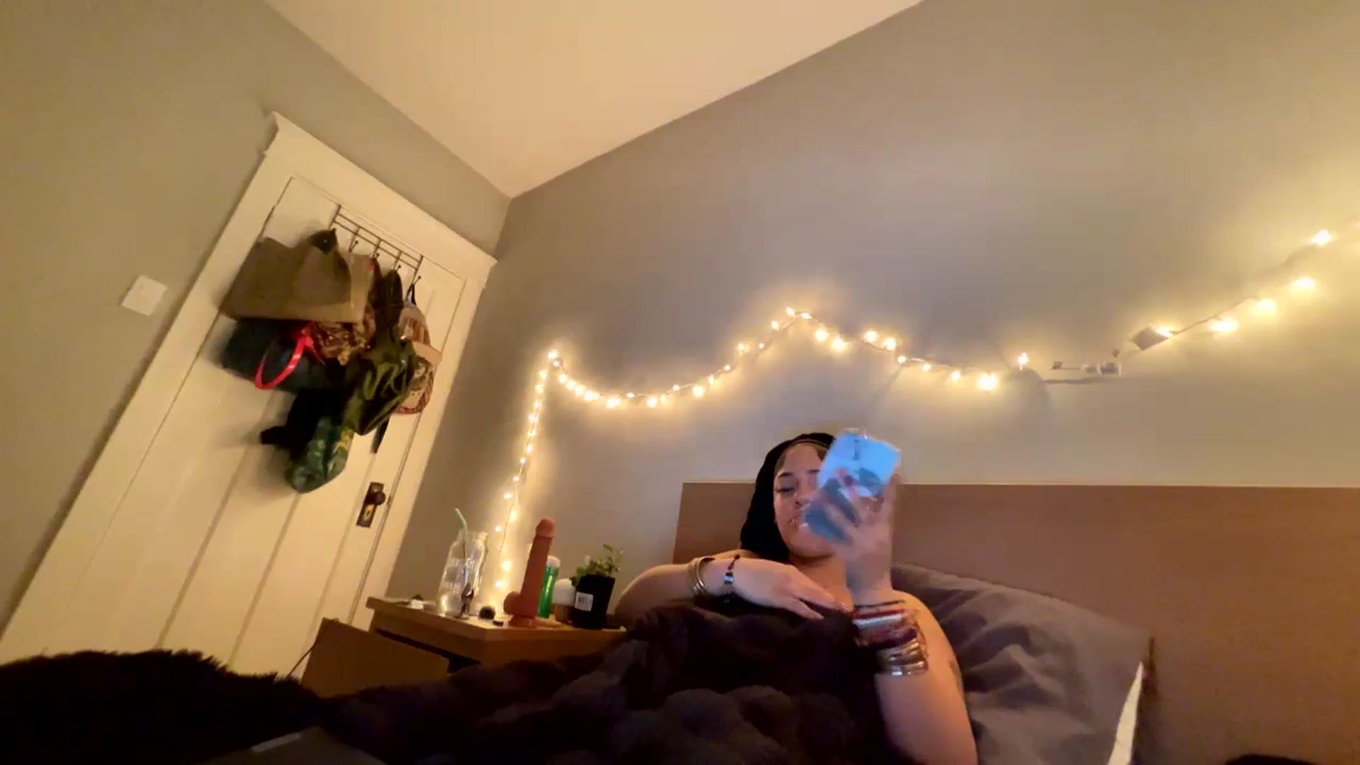 Gallery image thumbnail from MissRaquellk's myfreecams stream on, 01/24/2025, 09:50 image 6 of 20