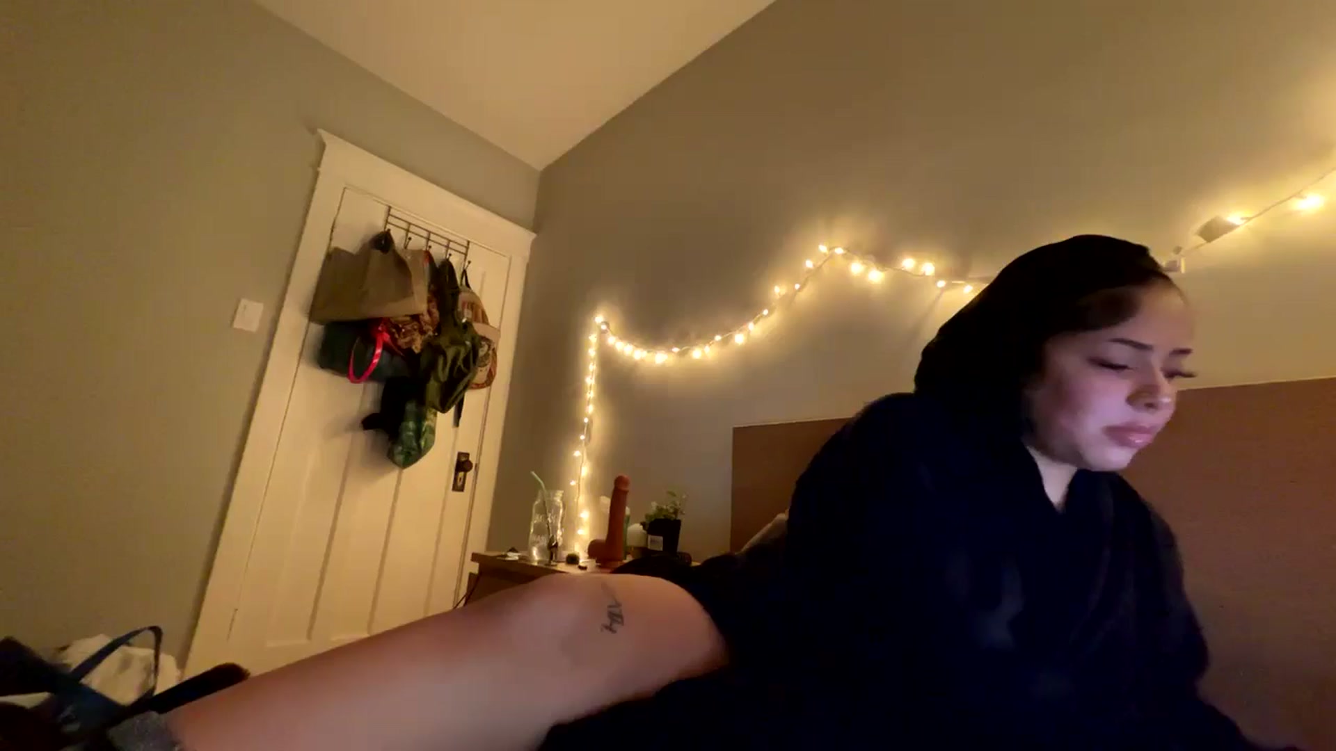Gallery image thumbnail from MissRaquellk's myfreecams stream on, 01/24/2025, 09:50 image 16 of 20